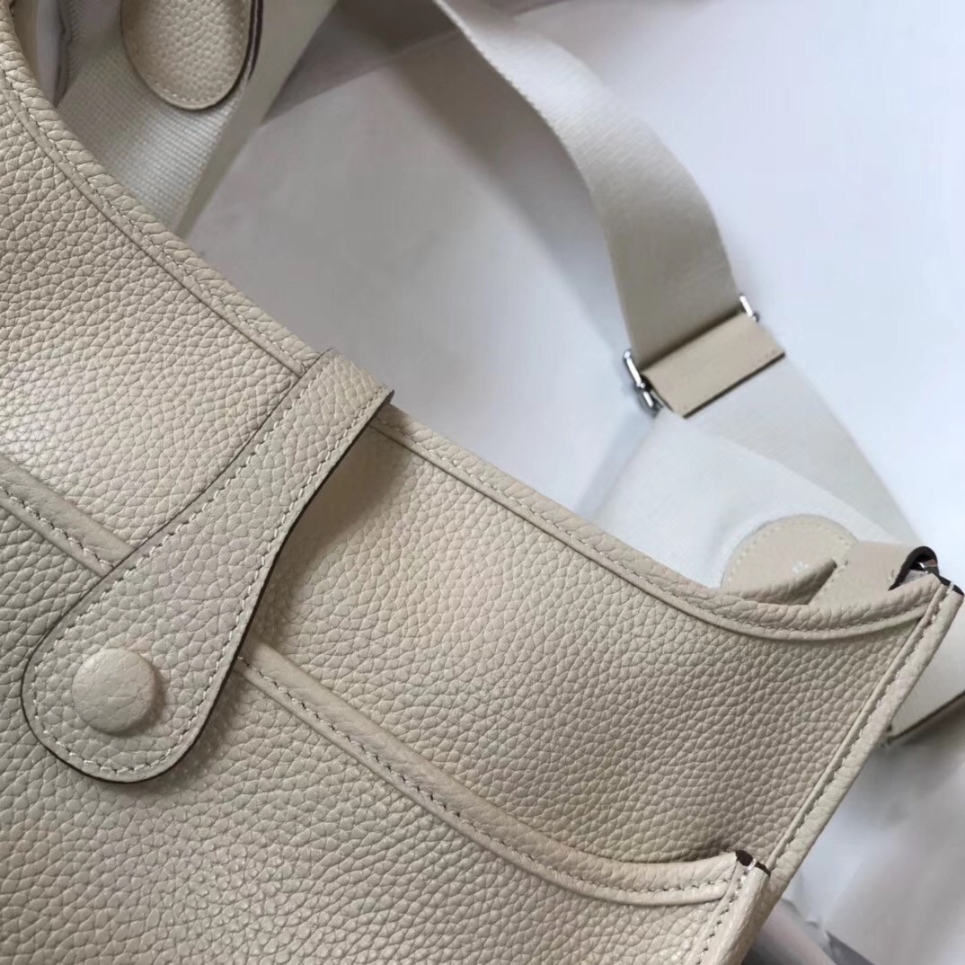 H**mes evelyne iii 29 pm bag in craie clemence leather