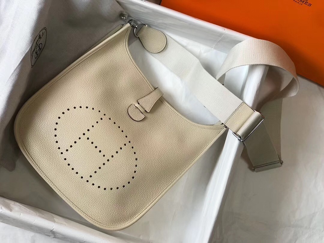 H**mes evelyne iii 29 pm bag in craie clemence leather