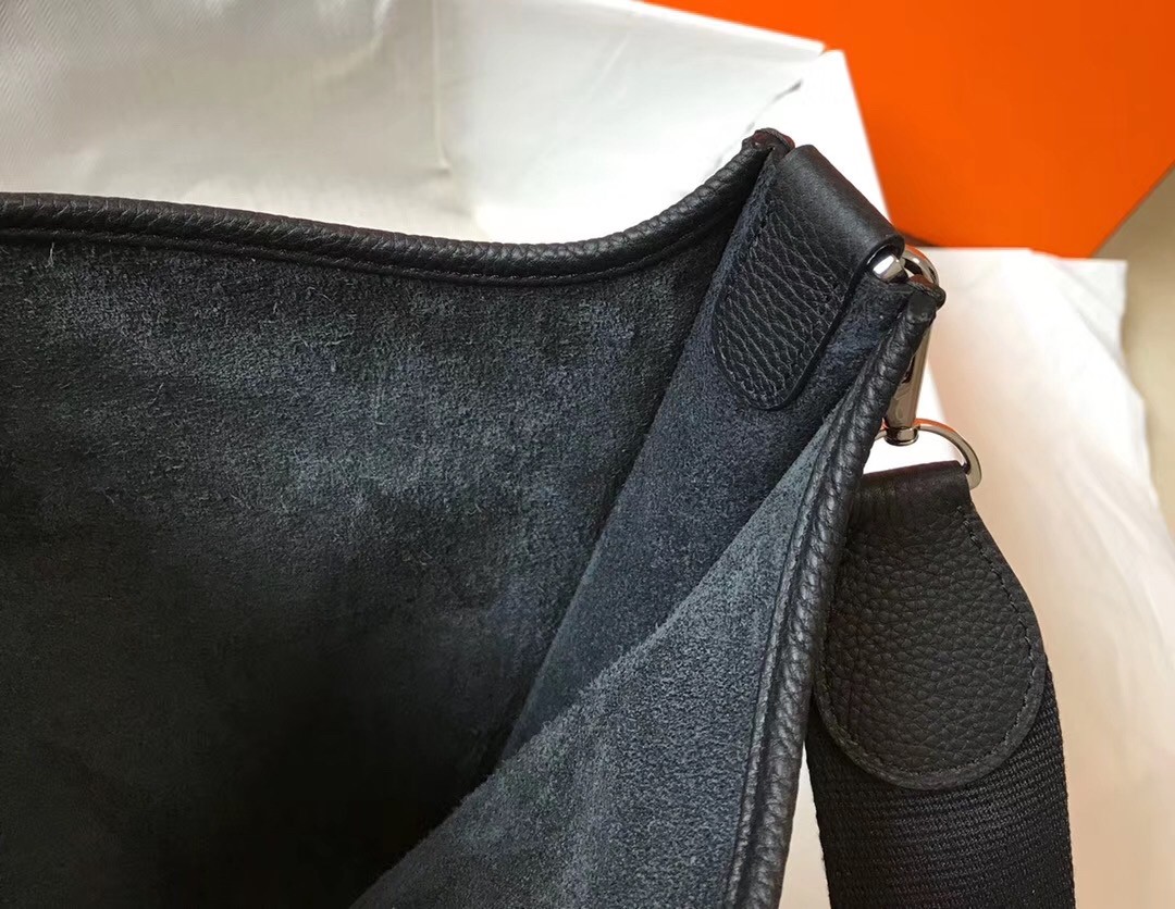 H**mes evelyne iii 29 pm bag in black clemence leather