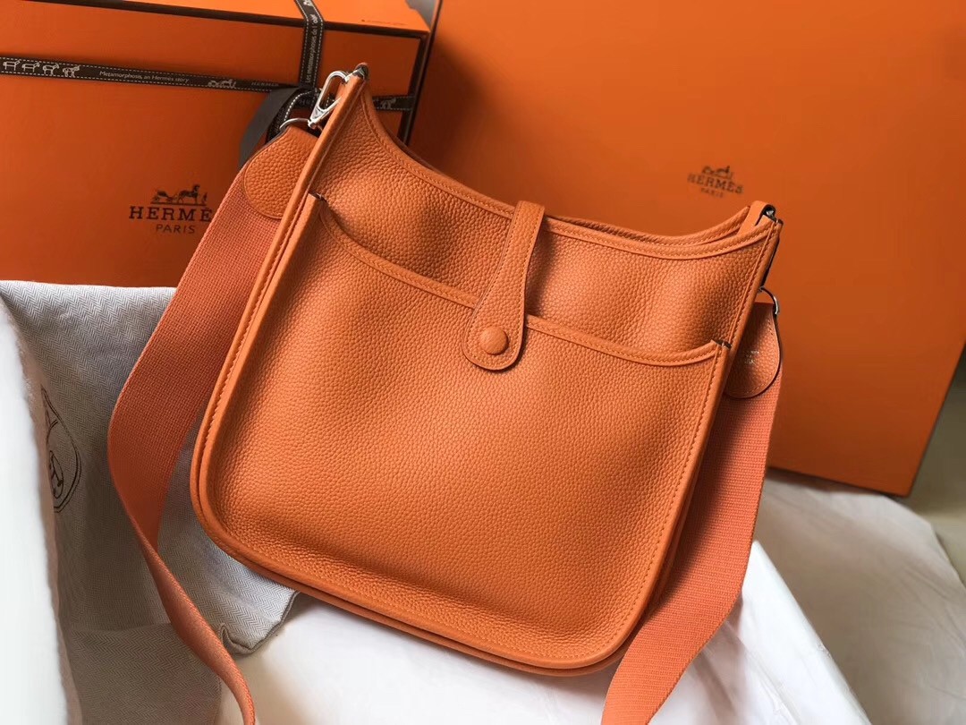H**mes evelyne iii 29 pm bag in orange clemence leather