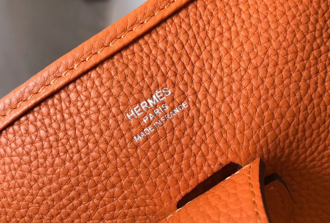 H**mes evelyne iii 29 pm bag in orange clemence leather