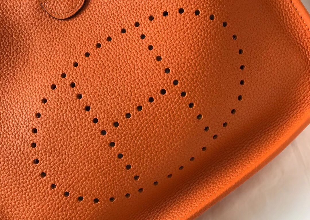 H**mes evelyne iii 29 pm bag in orange clemence leather