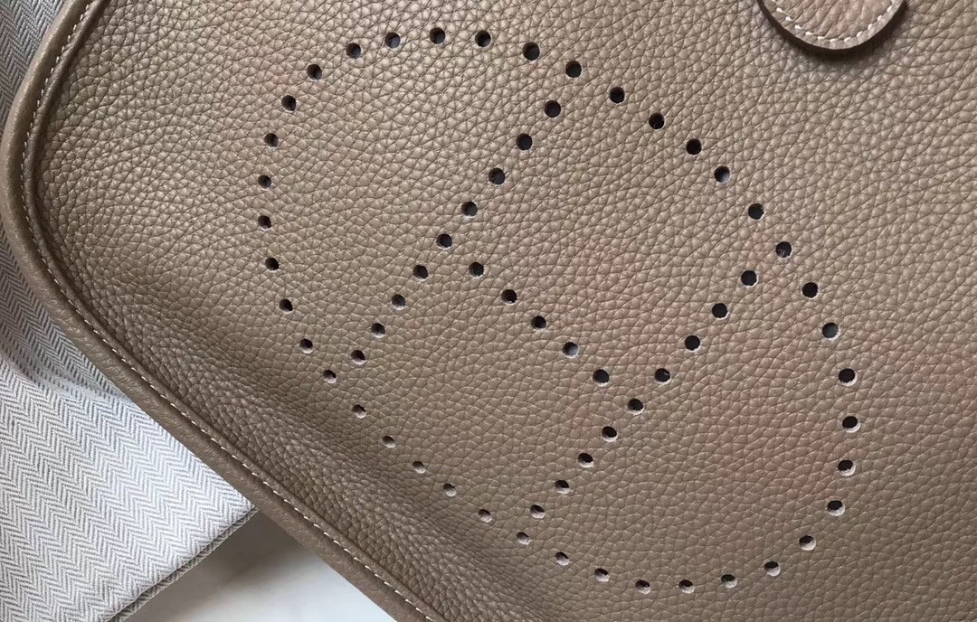 H**mes evelyne iii 29 pm bag in tourterelle clemence leather