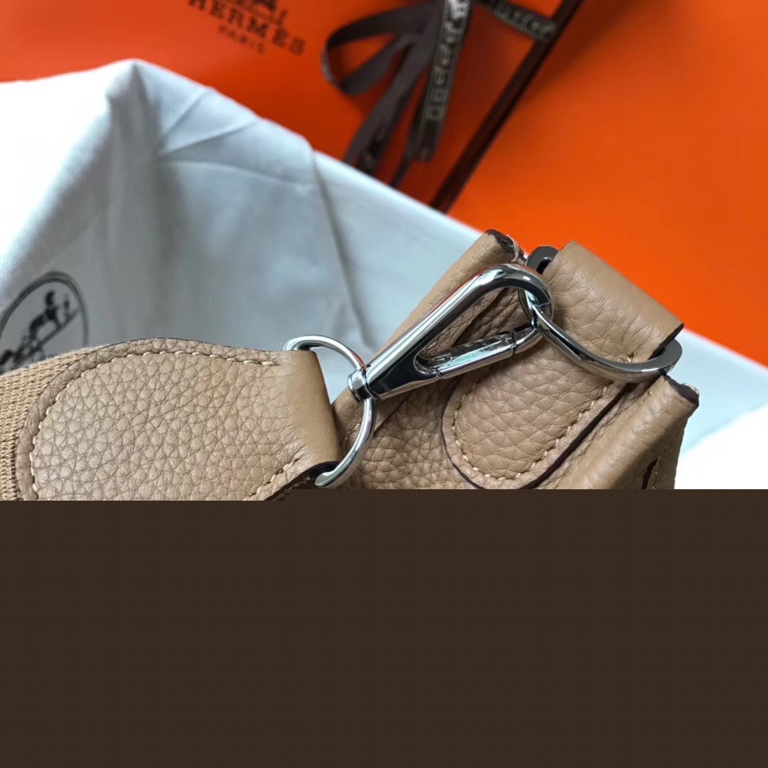 H**mes evelyne iii 29 pm bag in trench clemence leather