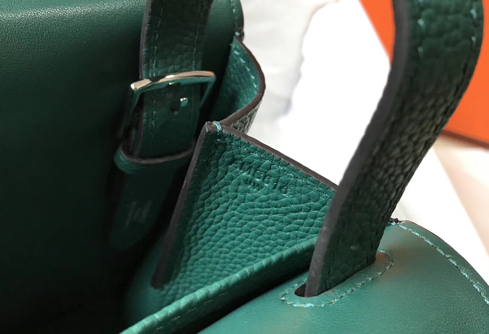 H**mes halzan 31cm bag in malachite clemence leather