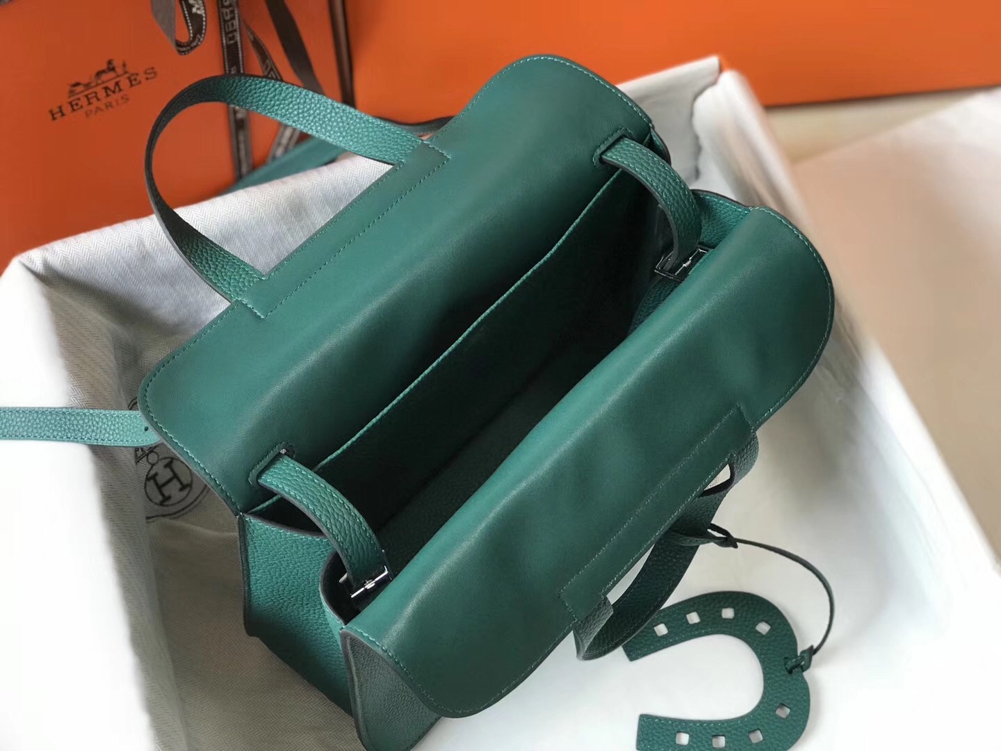 H**mes halzan 31cm bag in malachite clemence leather