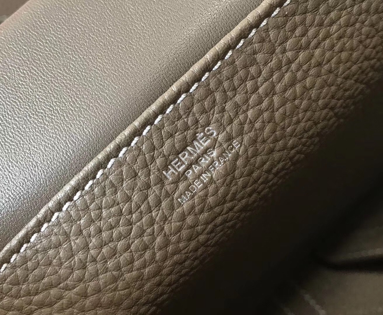H**mes halzan 31cm bag in taupe clemence leather