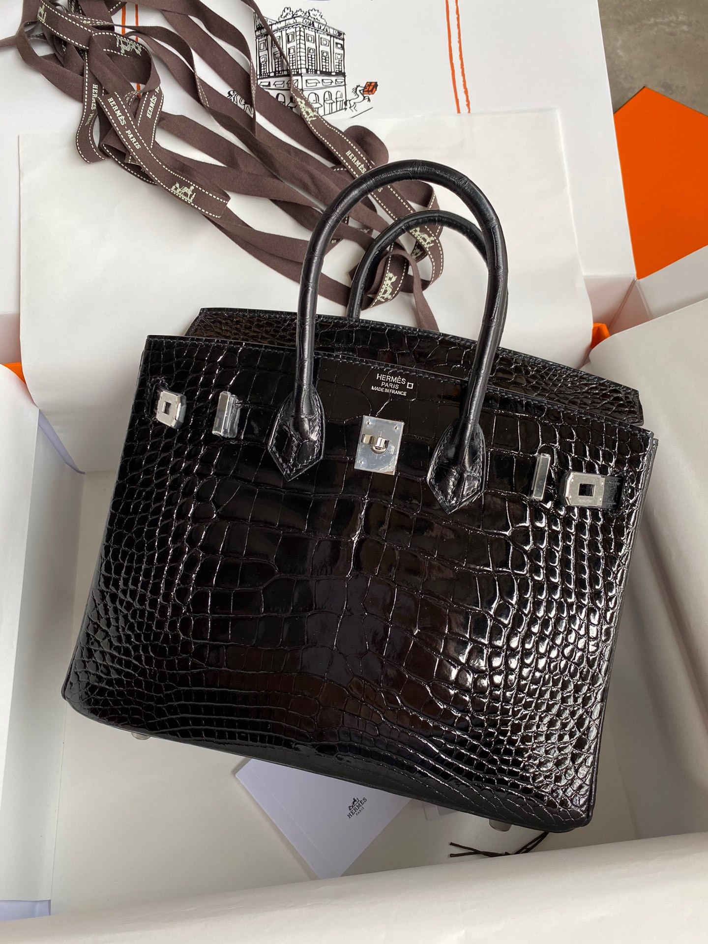 H**mes birkin 25 retourne handmade bag in black shiny alligator leather