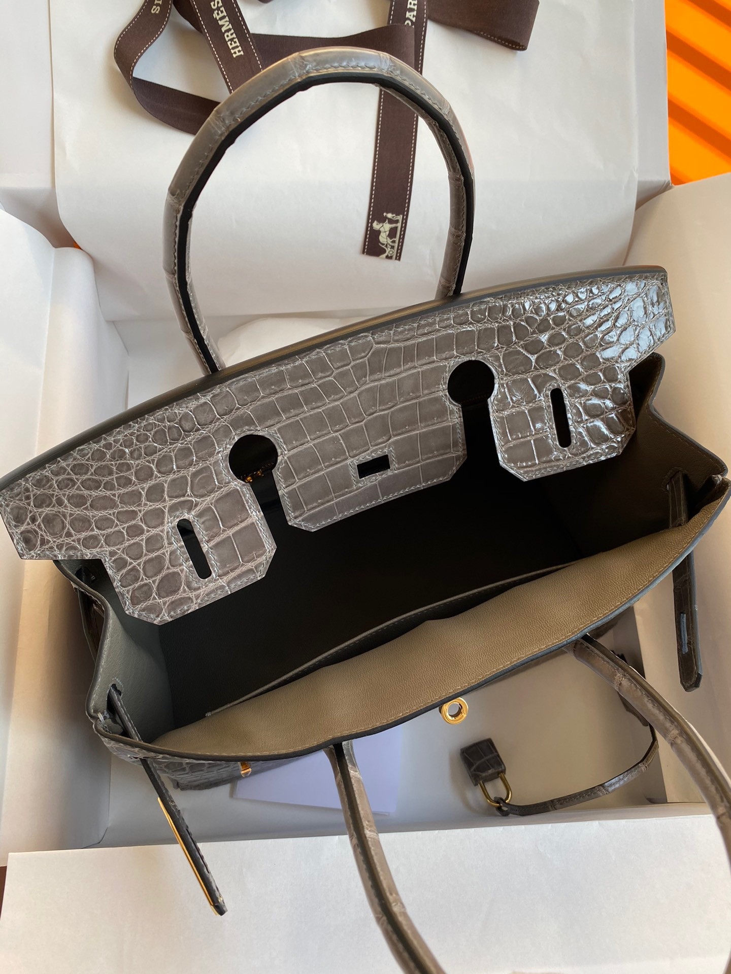 H**mes birkin 30 handmade bag in gris tourterelle crocodile niloticus shiny skin