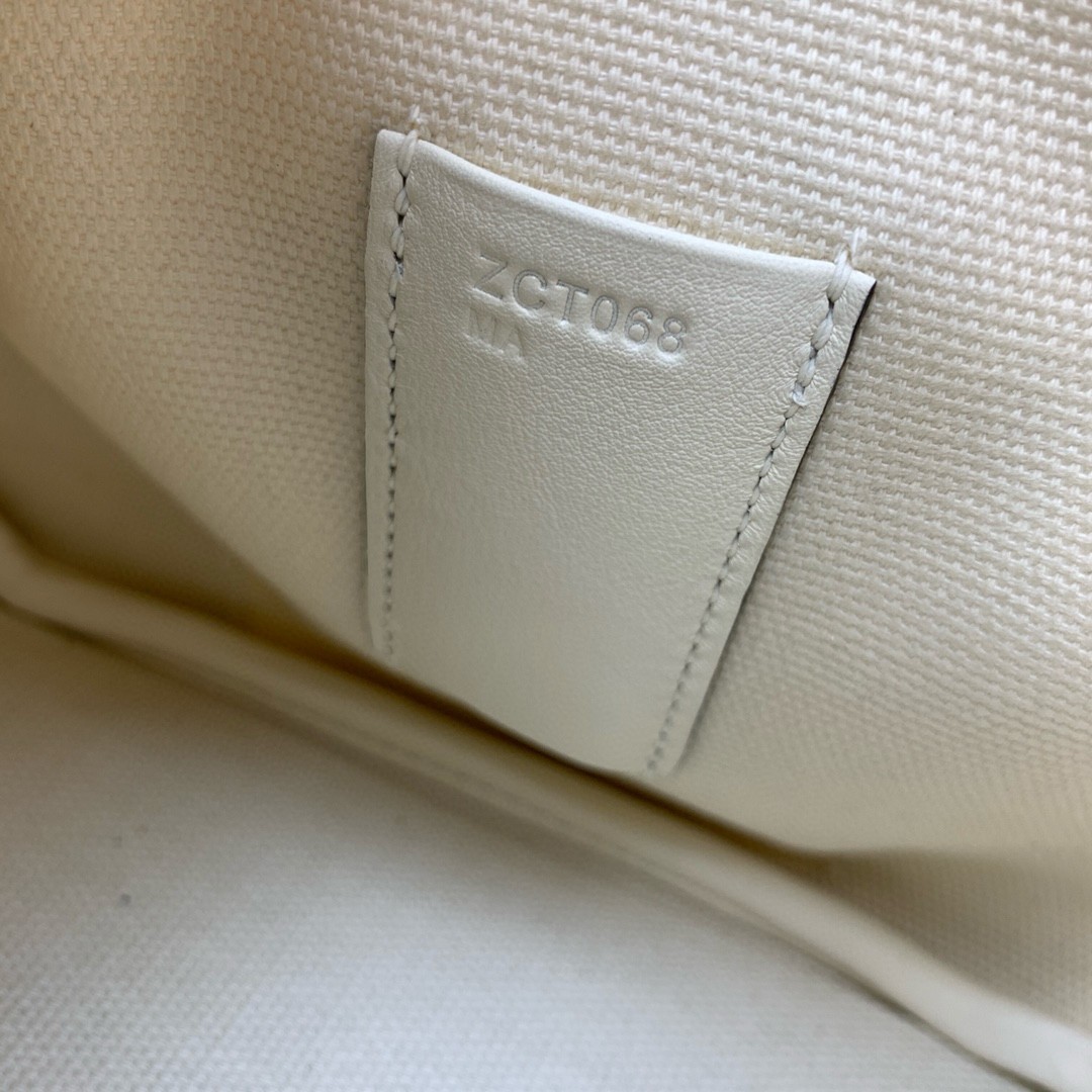 H**mes cargo birkin 35cm limited-edition bag in white canvas