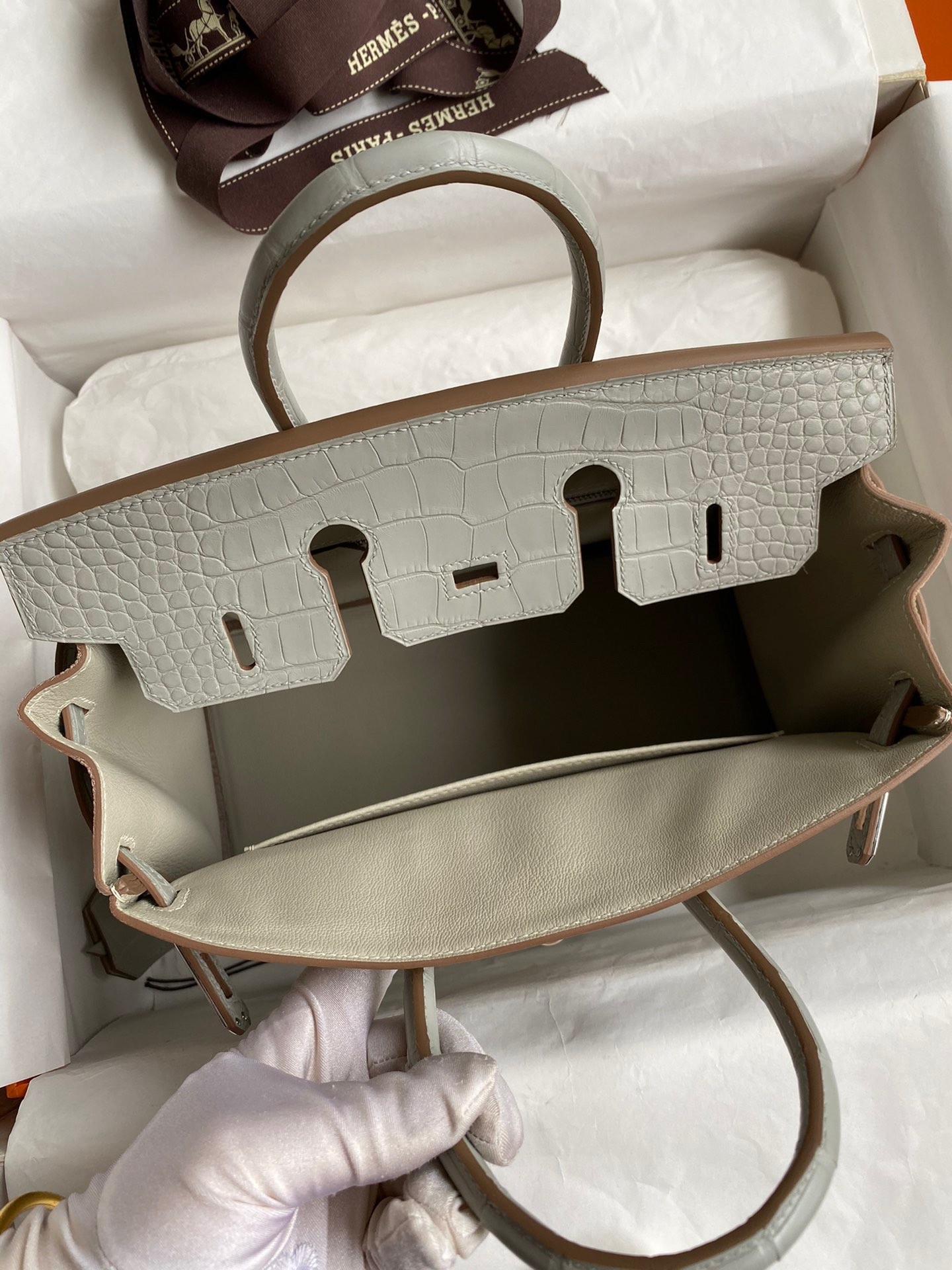 H**mes touch birkin 25 bag in pearl grey togo and matte alligator leather