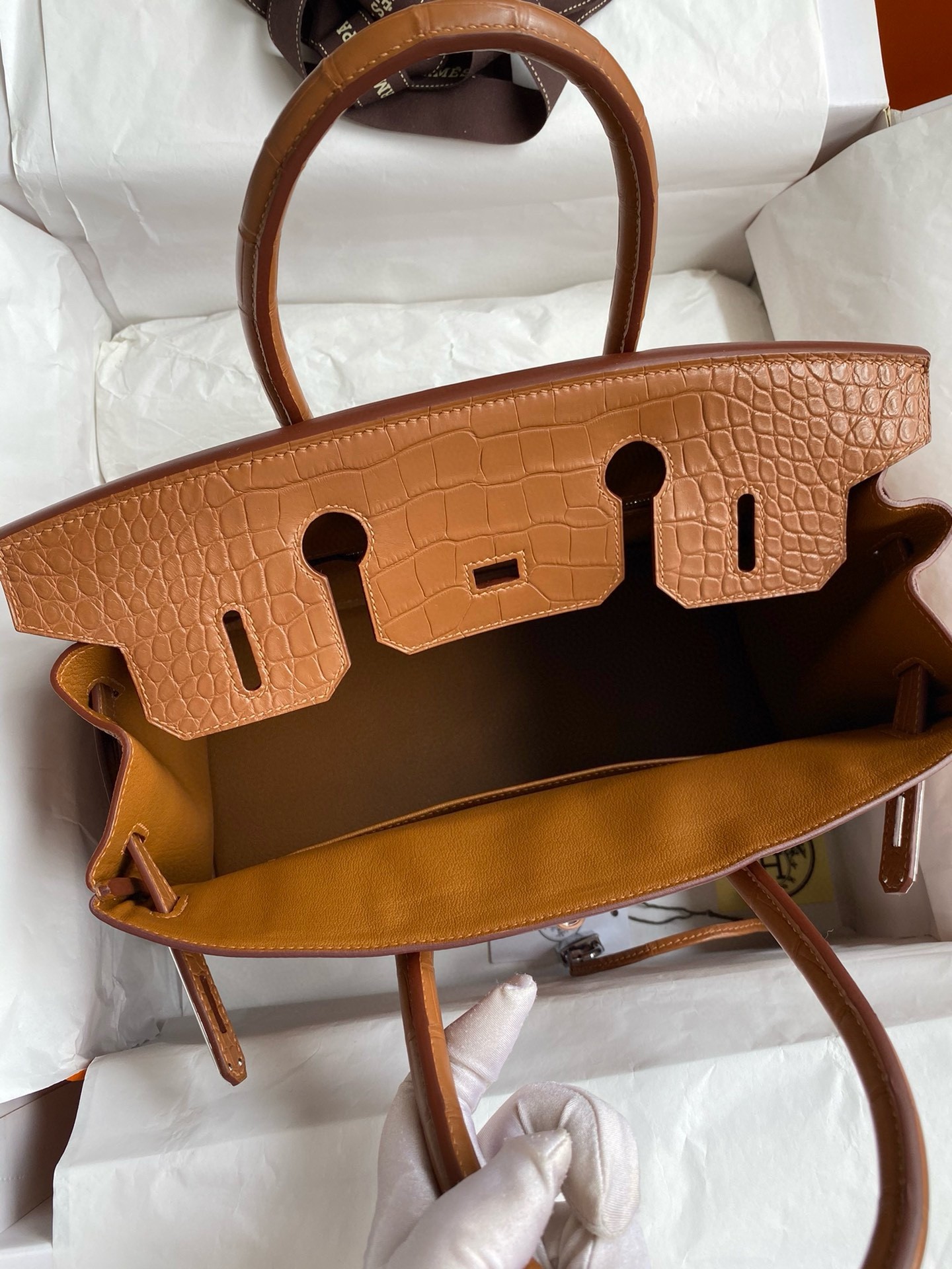H**mes touch birkin 30 bag in gold clemence and matte alligator leather