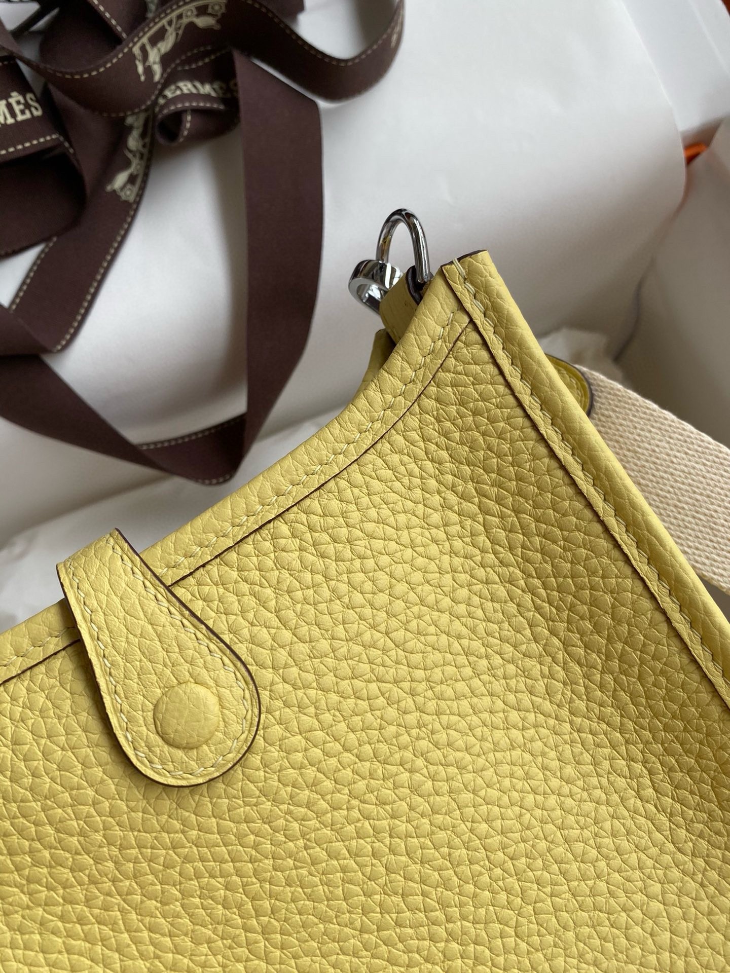 H**mes evelyne mini handmade bag in jaune poussin clemence leather