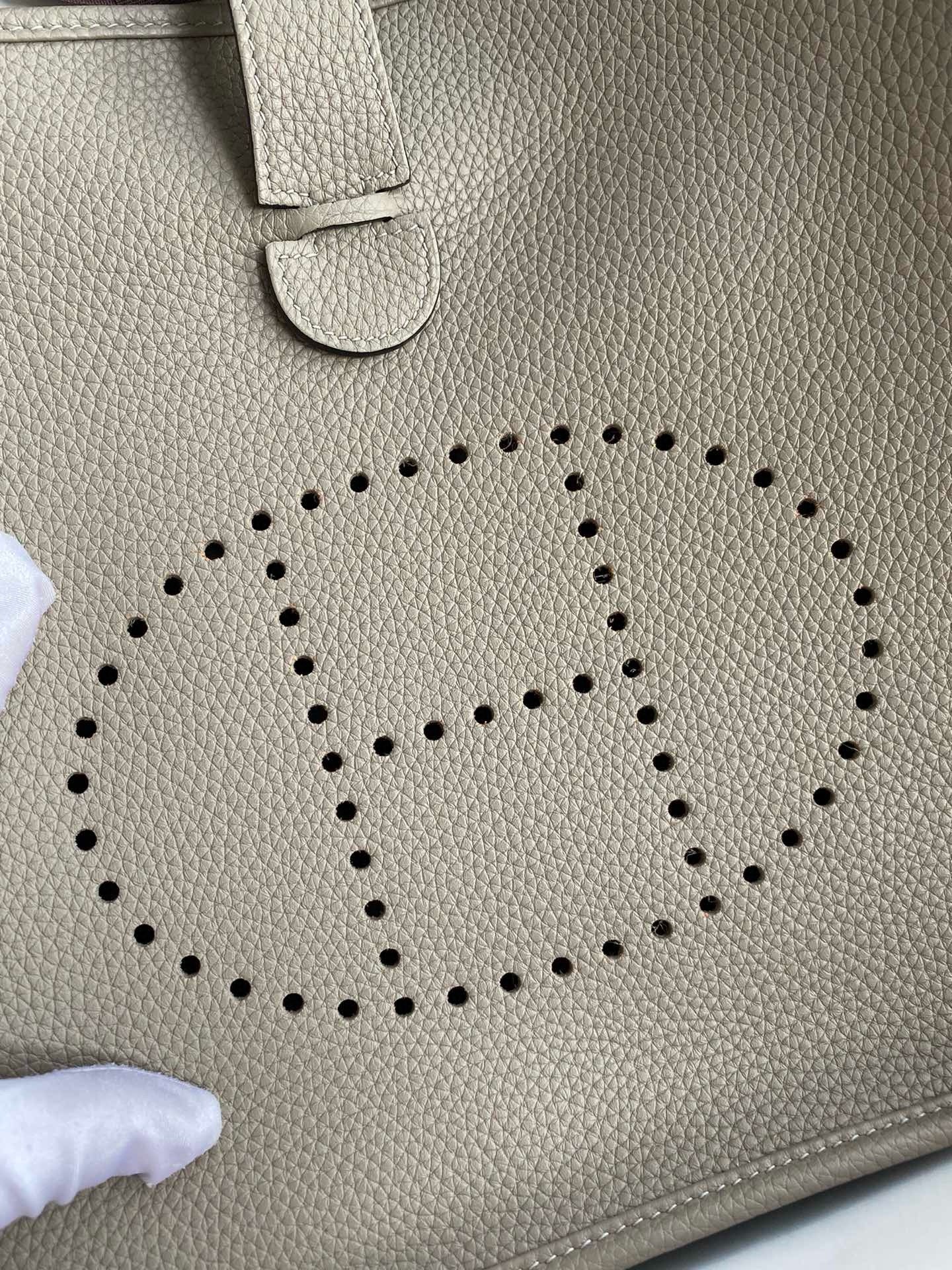 H**mes evelyne iii pm 29 handmade bag in gris asphalt clemence leather