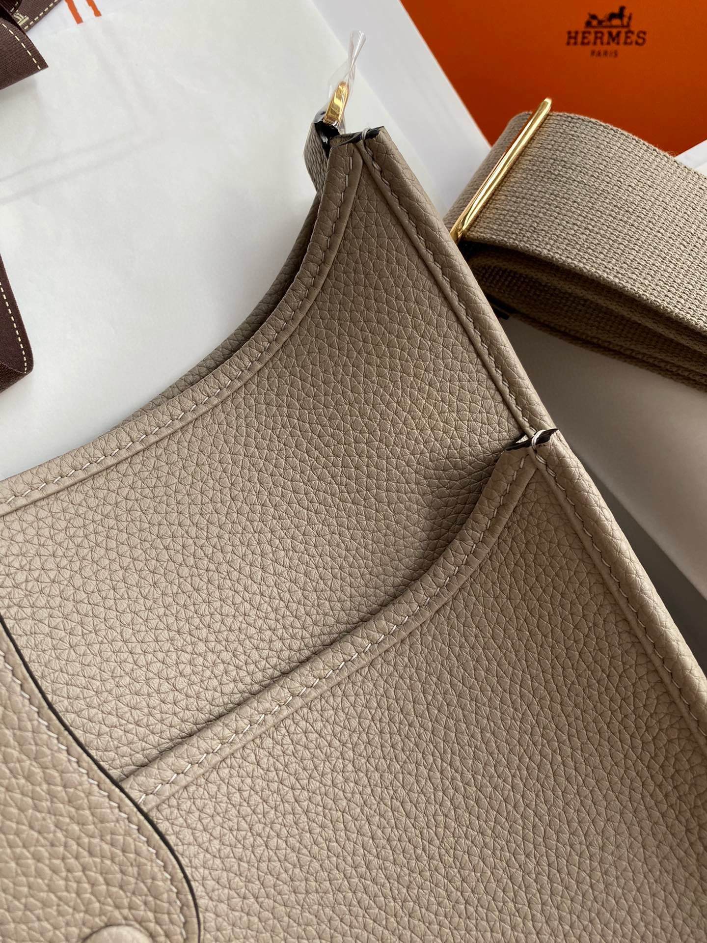 H**mes evelyne iii pm 29 handmade bag in gris asphalt clemence leather