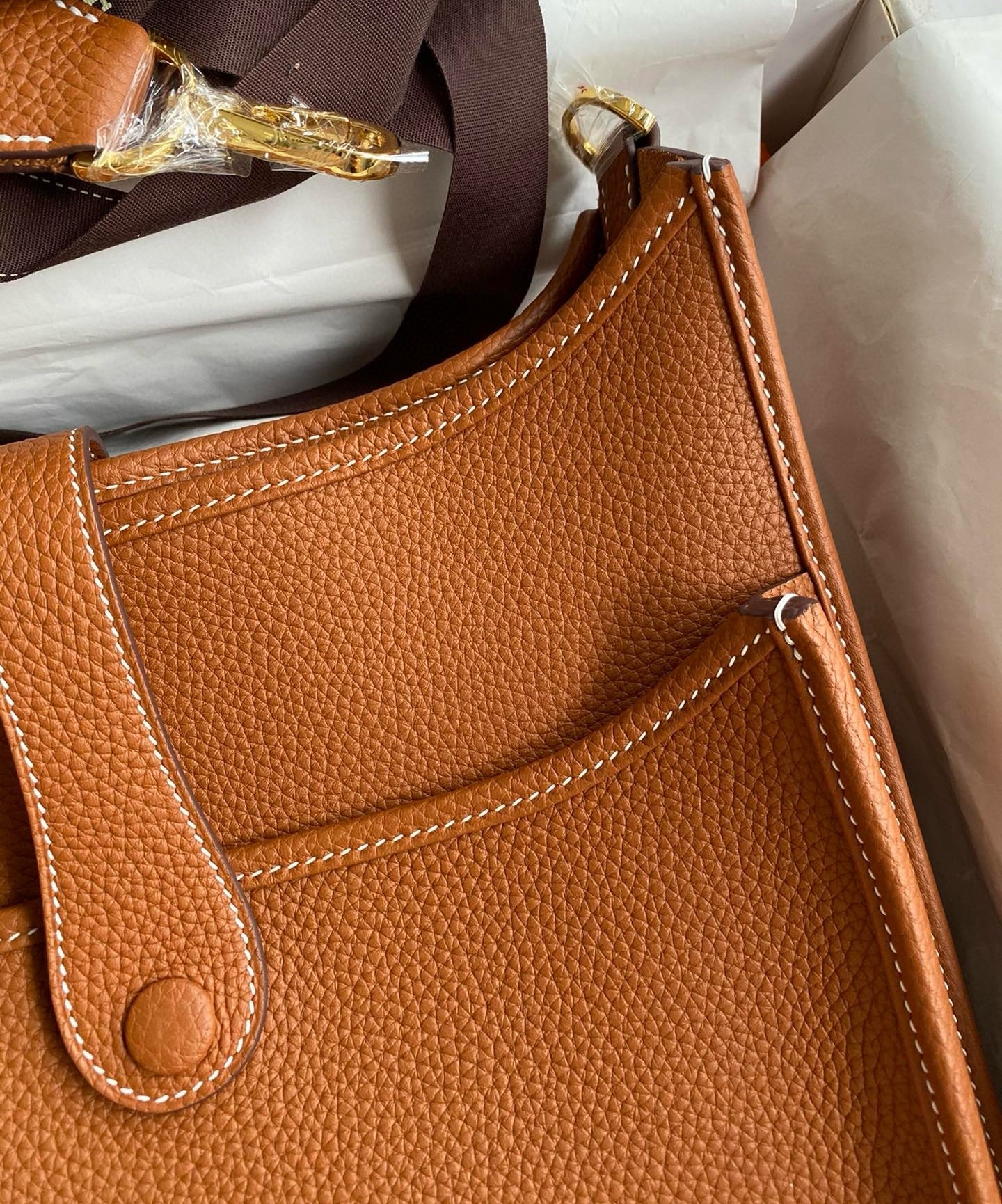 H**mes evelyne iii pm 29 handmade bag in gold clemence leather