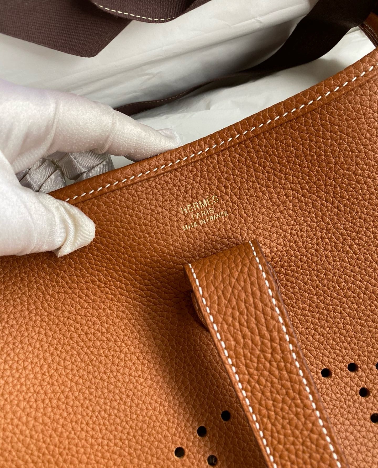 H**mes evelyne iii pm 29 handmade bag in gold clemence leather