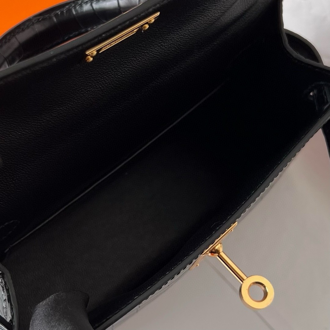 H**mes kelly mini ii sellier handmade bag in black matte alligator leather