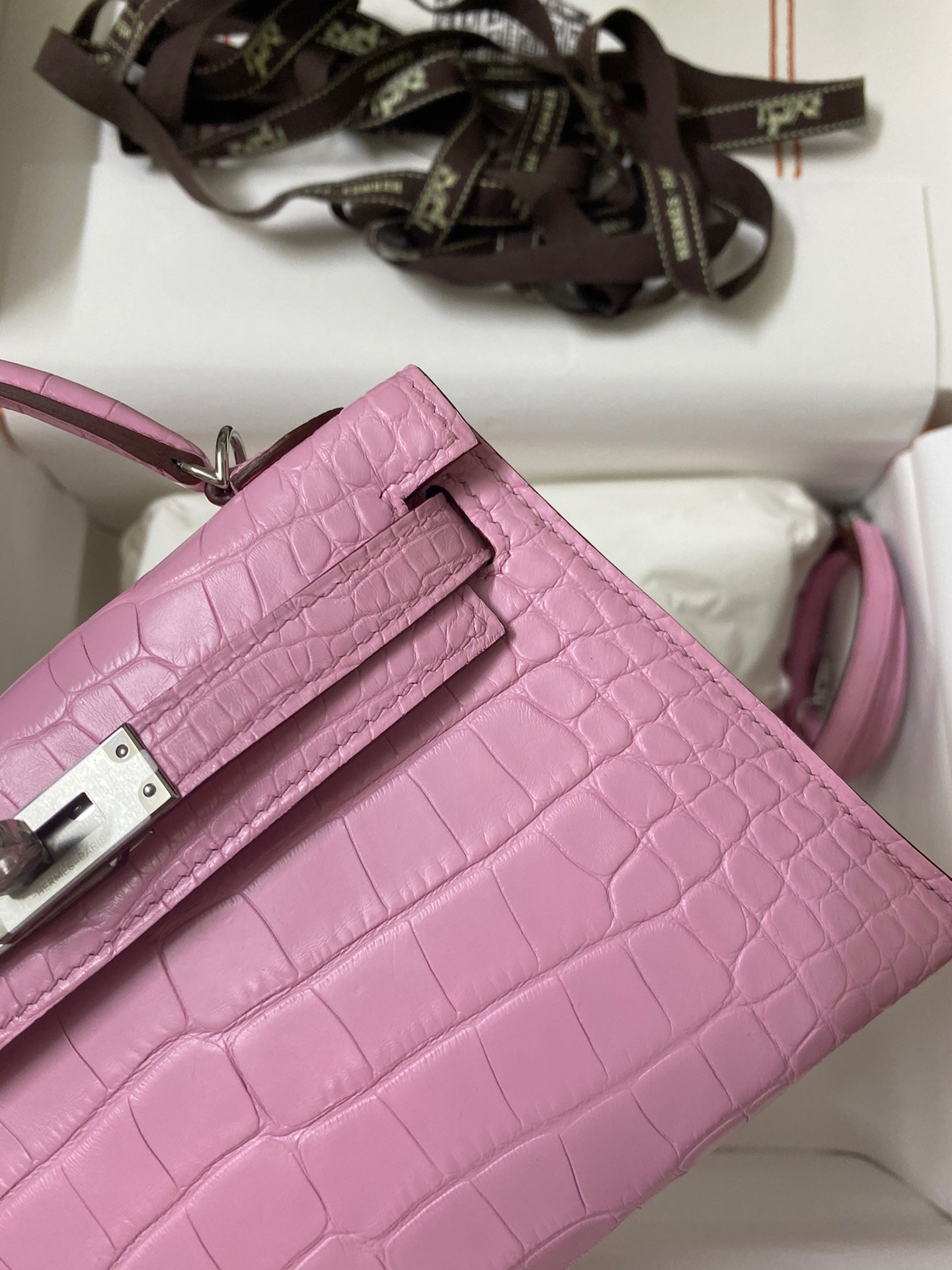 H**mes kelly mini ii sellier handmade bag in mauve sylvestre matte alligator leather