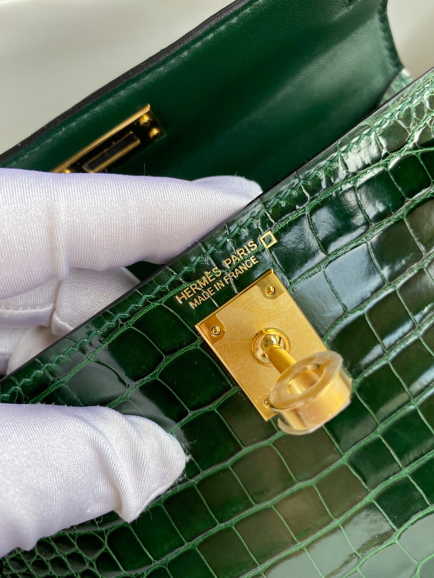 H**mes kelly mini ii sellier handmade bag in malachite shiny alligator leather