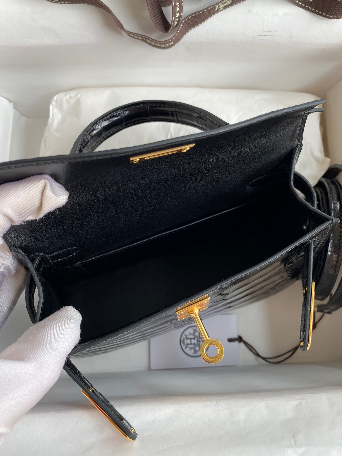 H**mes kelly mini ii sellier handmade bag in black shiny alligator leather