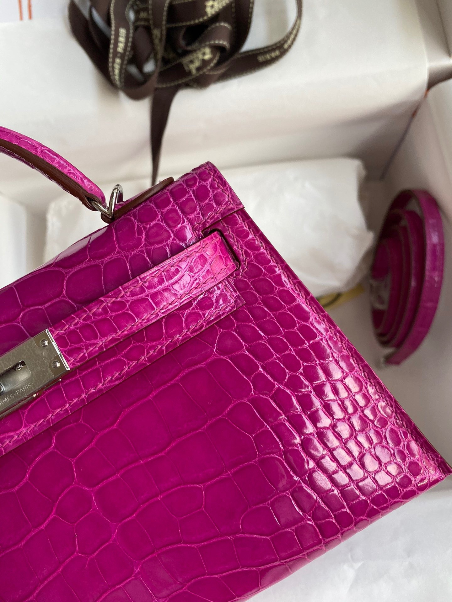 H**mes kelly mini ii sellier handmade bag in rose scheherazade shiny alligator leather