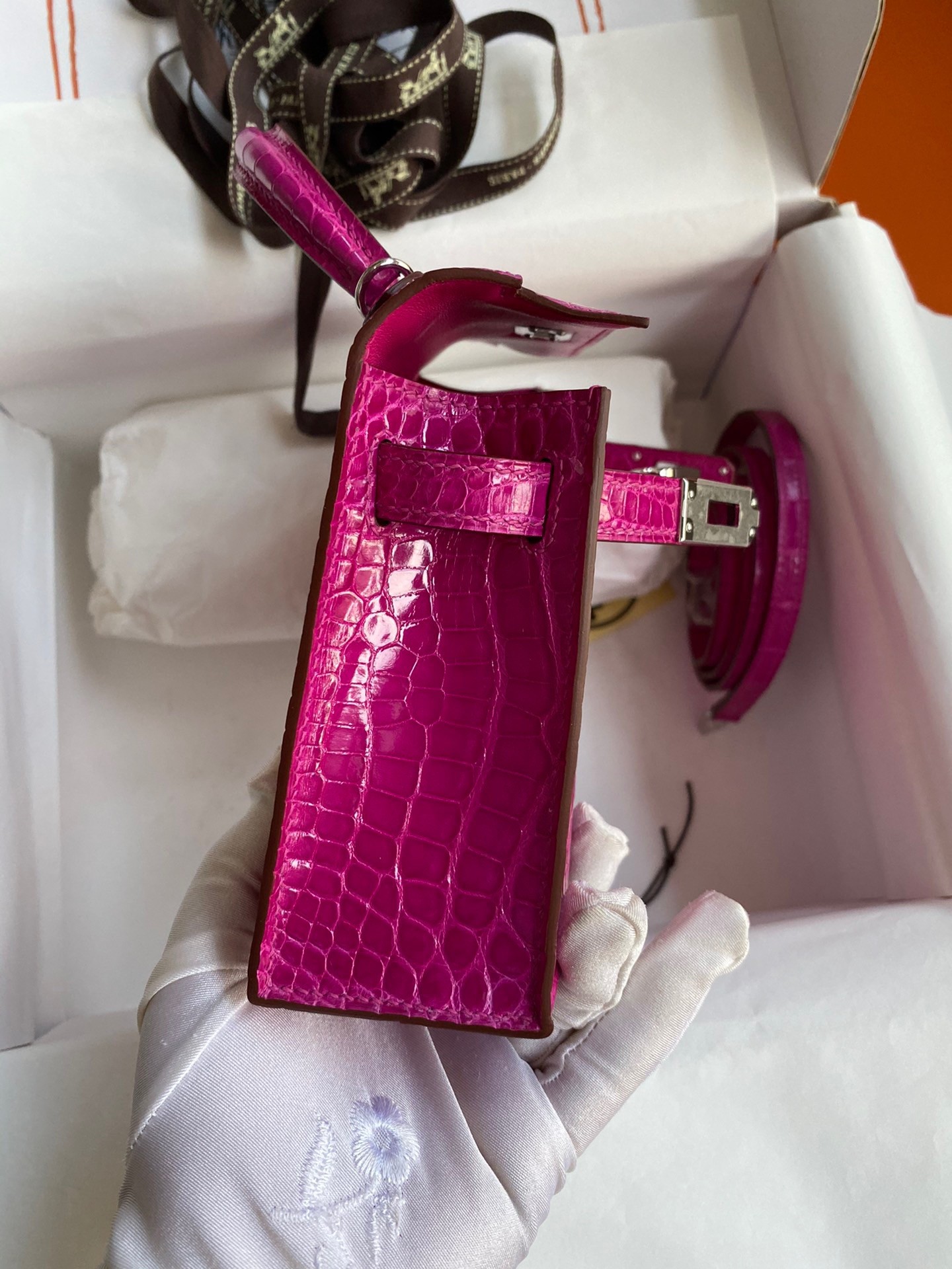 H**mes kelly mini ii sellier handmade bag in rose scheherazade shiny alligator leather