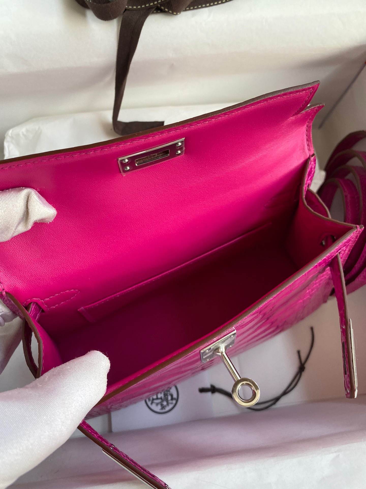 H**mes kelly mini ii sellier handmade bag in rose scheherazade shiny alligator leather
