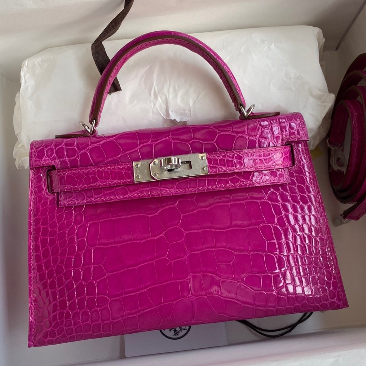 H**mes kelly mini ii sellier handmade bag in rose scheherazade shiny alligator leather