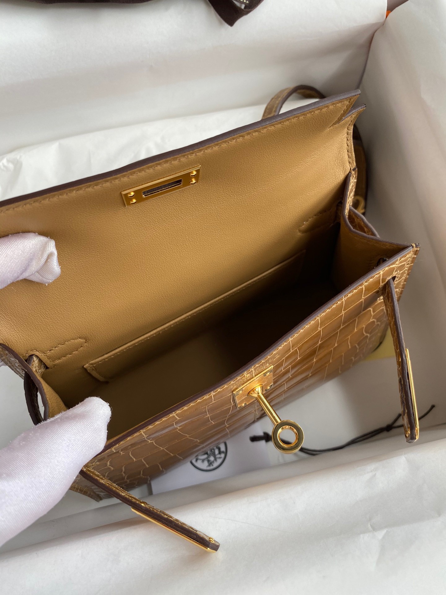 H**mes kelly mini ii sellier handmade bag in ficelle shiny alligator leather