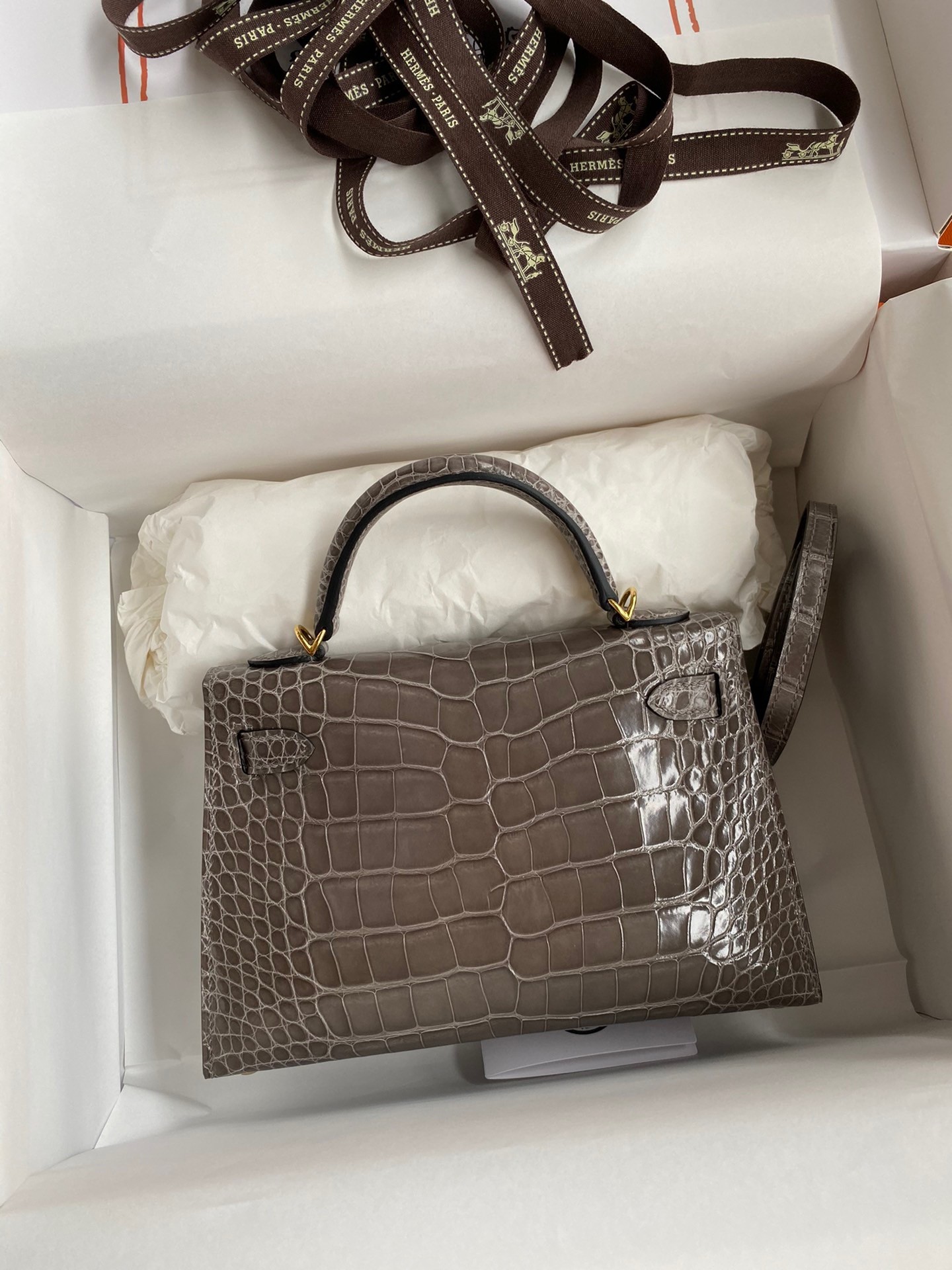 H**mes kelly mini ii sellier handmade bag in gris tourterelle shiny alligator leather