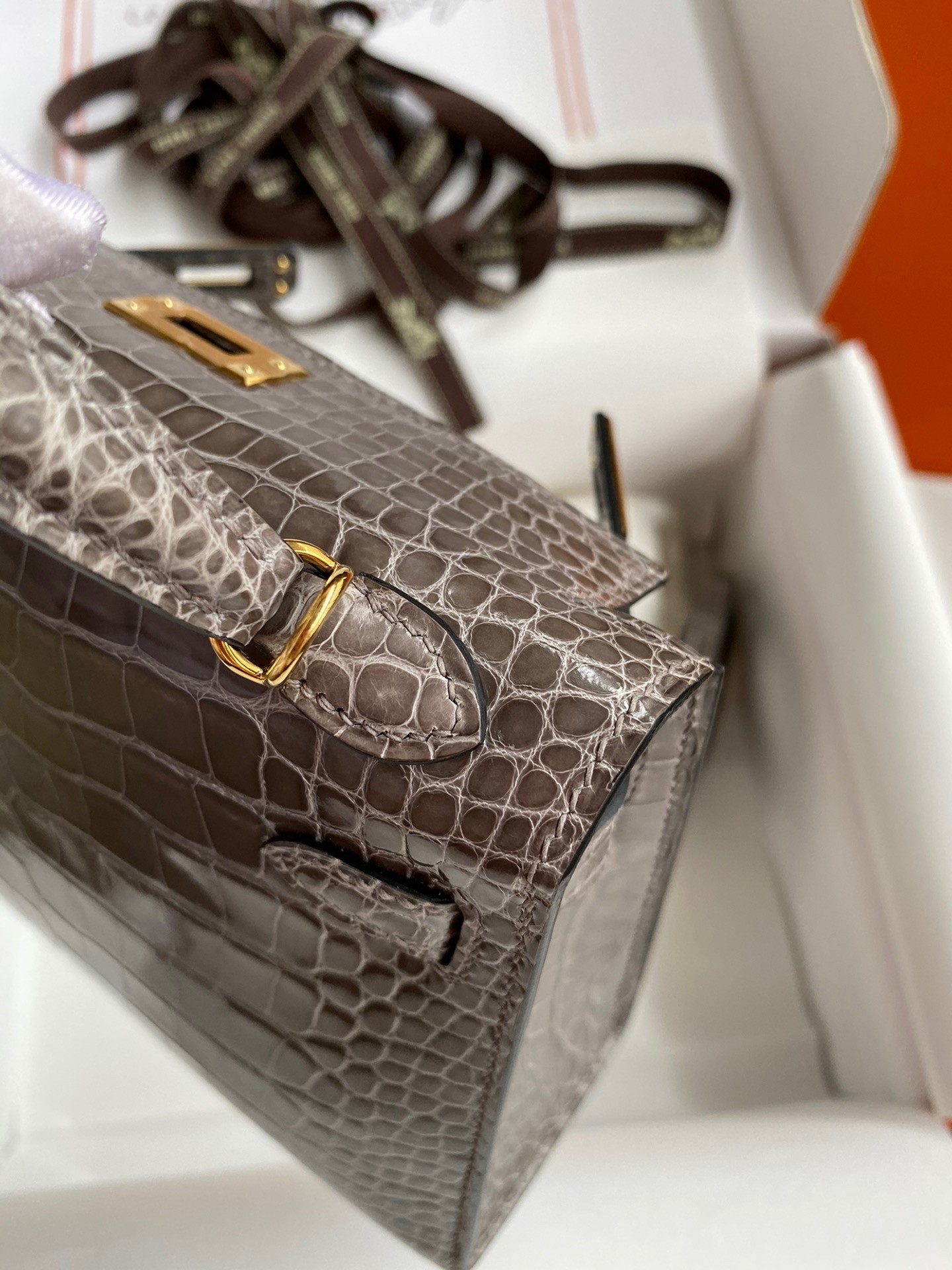 H**mes kelly mini ii sellier handmade bag in gris tourterelle shiny alligator leather