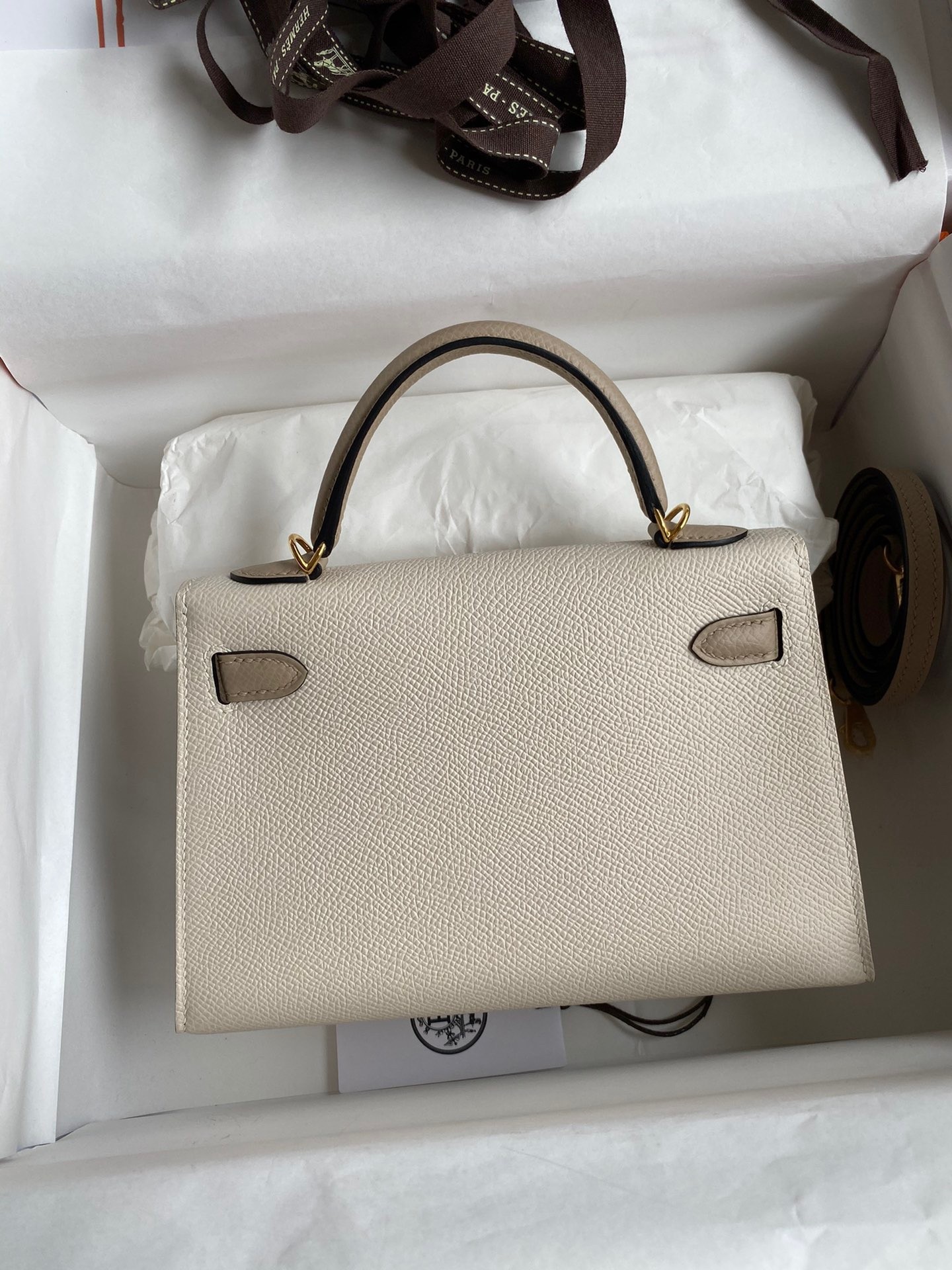 H**mes kelly mini ii sellier bicolor handmade bag in craie and trench epsom calfskin