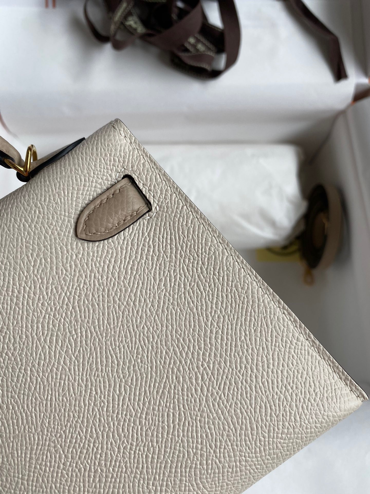 H**mes kelly mini ii sellier bicolor handmade bag in craie and trench epsom calfskin