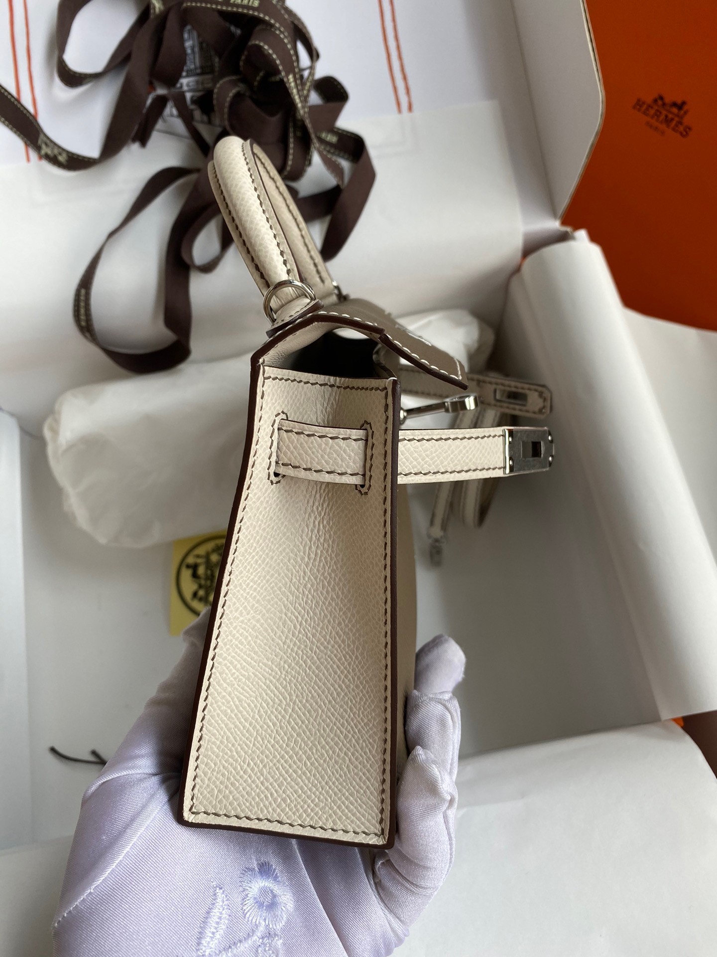 H**mes kelly mini ii sellier bicolor handmade bag in taupe and craie epsom calfskin