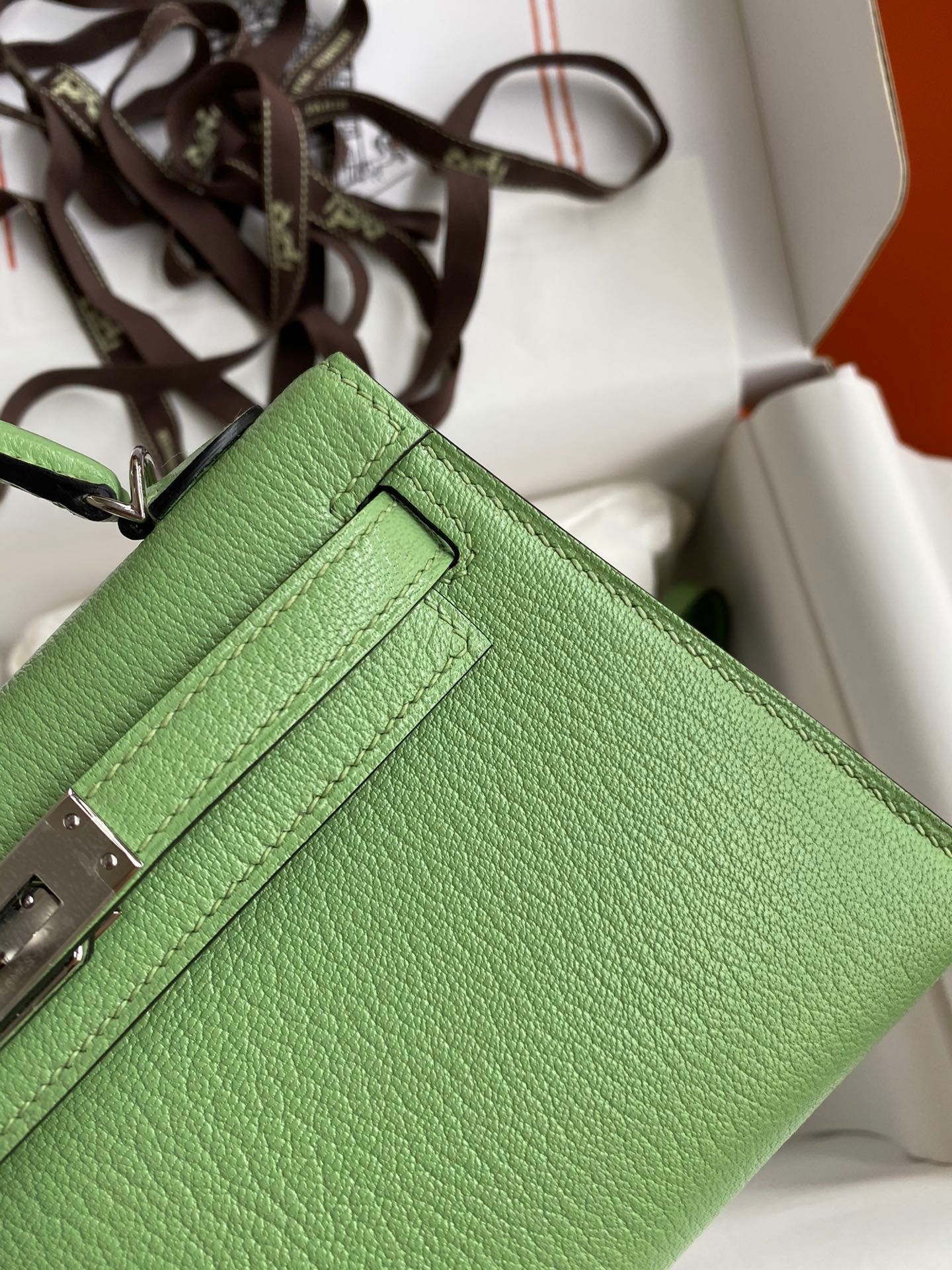 H**mes kelly mini ii sellier handmade bag in vert criquet chevre mysore leather