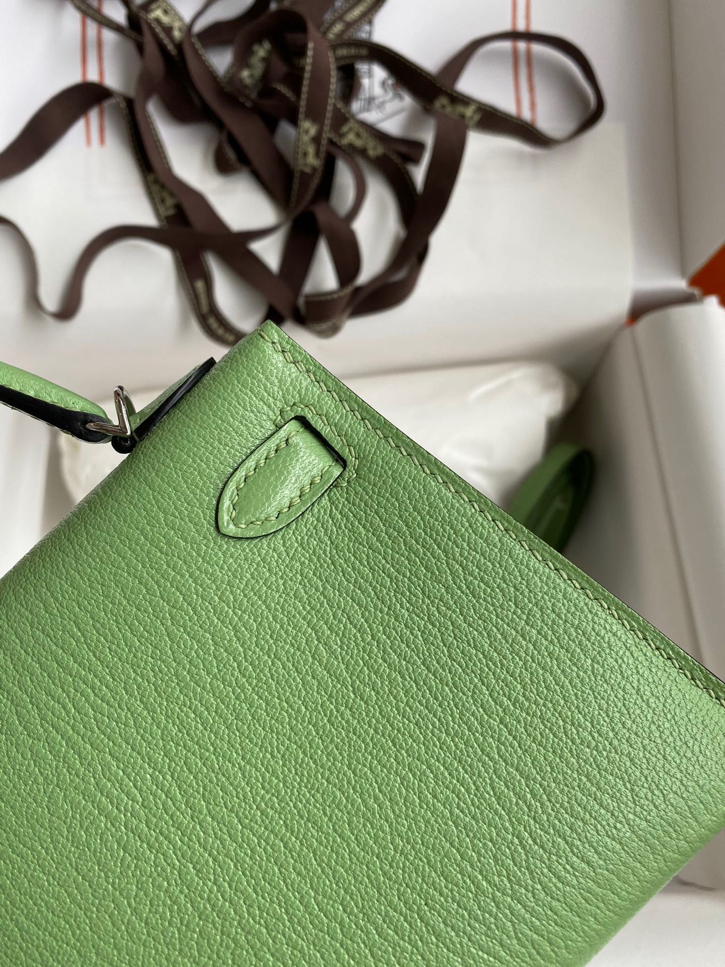 H**mes kelly mini ii sellier handmade bag in vert criquet chevre mysore leather