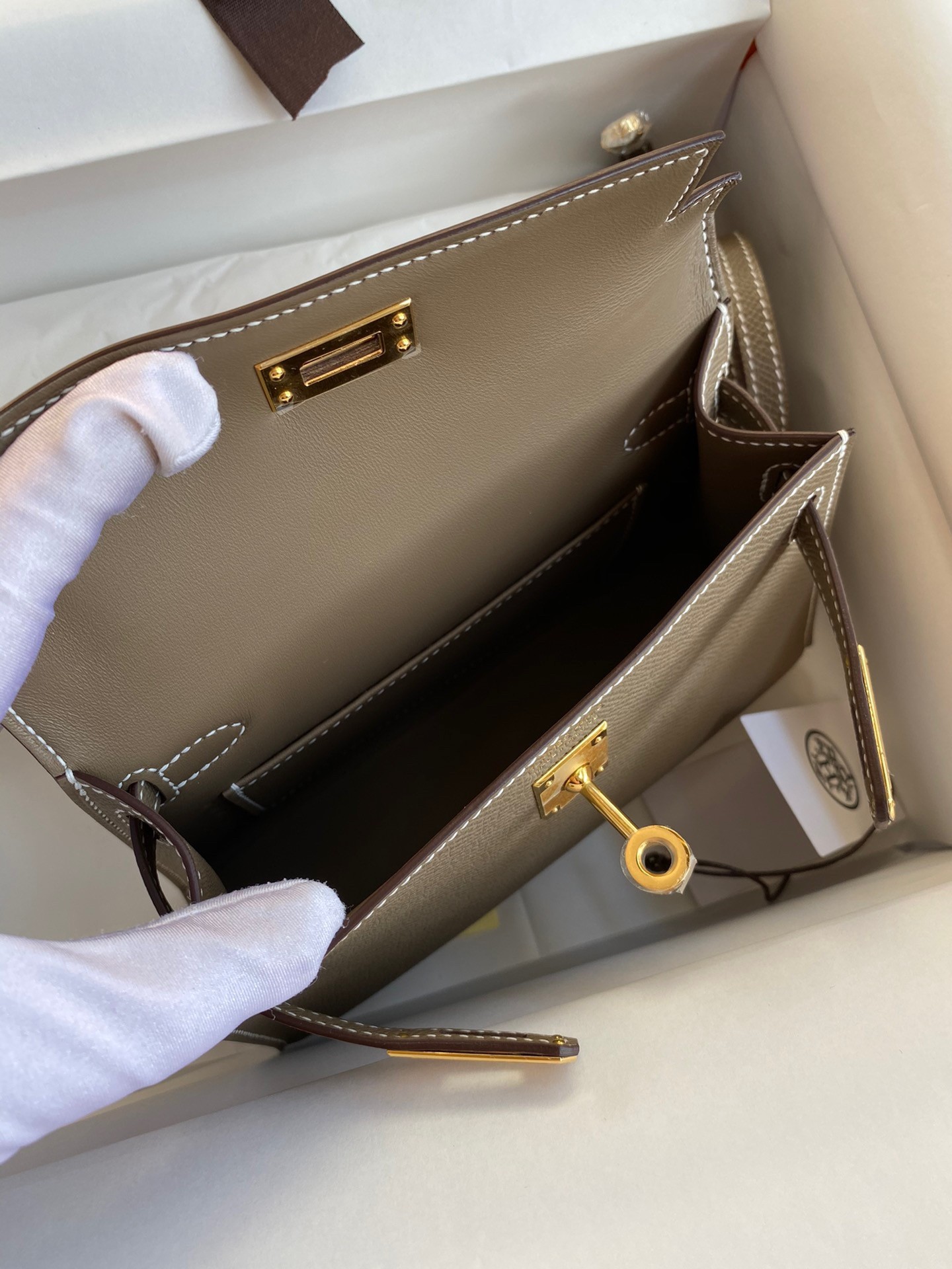H**mes kelly mini ii sellier handmade bag in taupe epsom calfskin