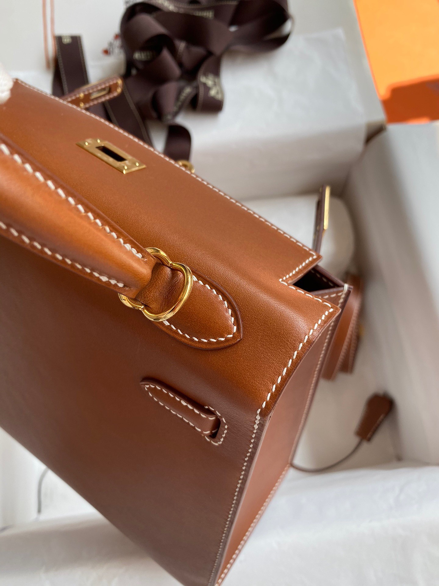 H**mes kelly sellier 25 handmade bag in gold barenia calfskin