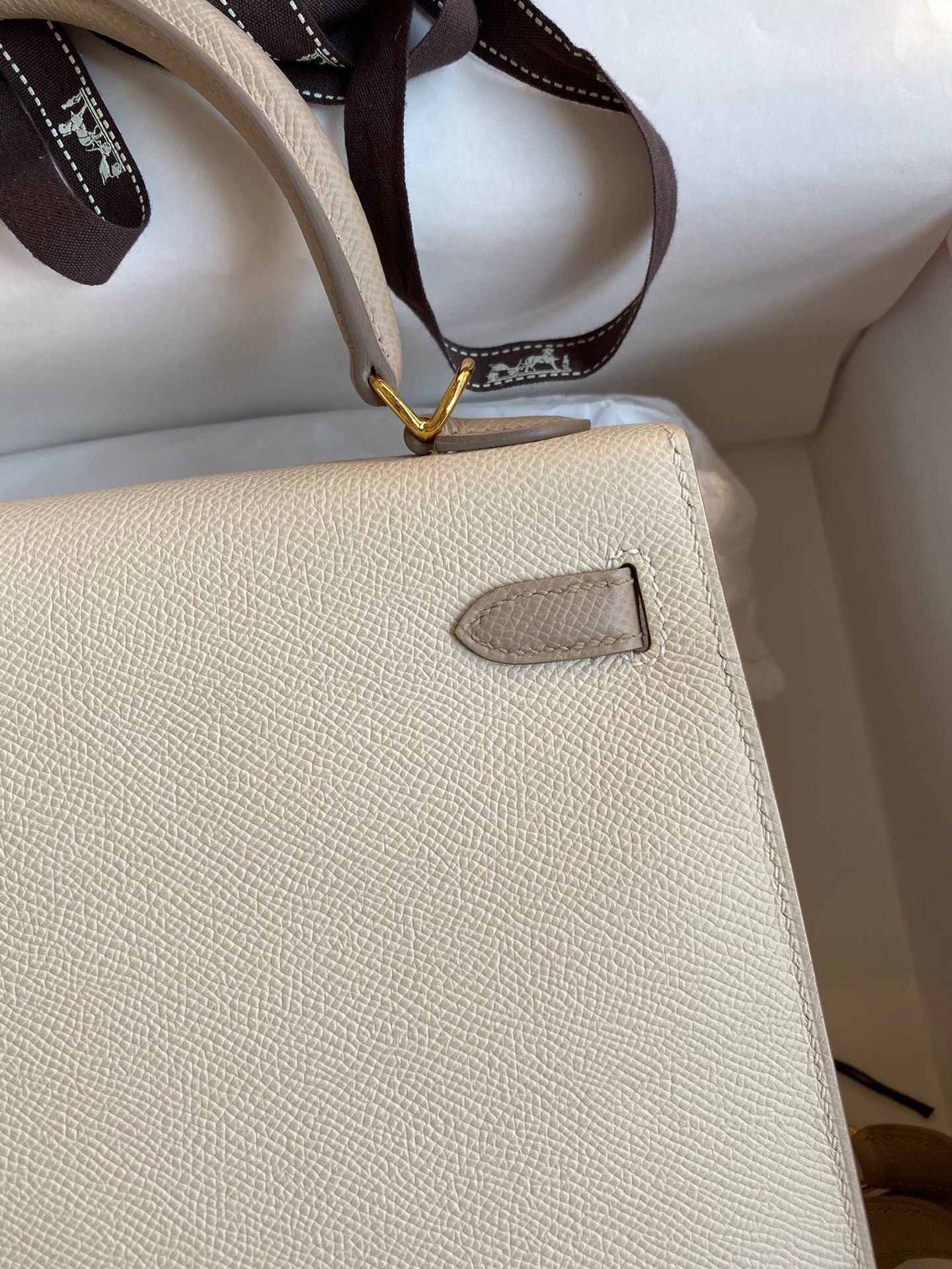 H**mes kelly sellier 25 bicolor bag in craie and trench epsom calfskin