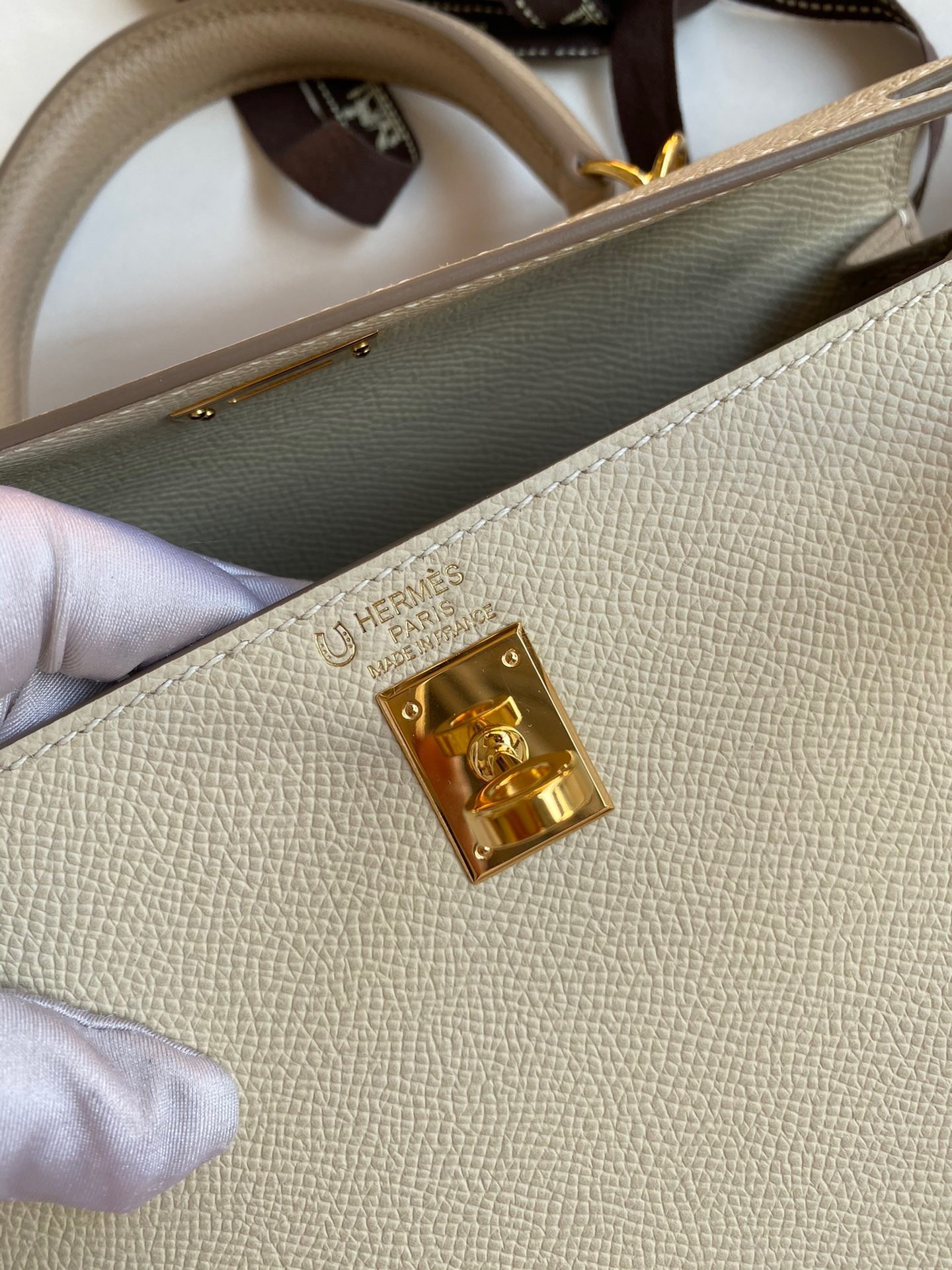 H**mes kelly sellier 25 bicolor bag in craie and trench epsom calfskin