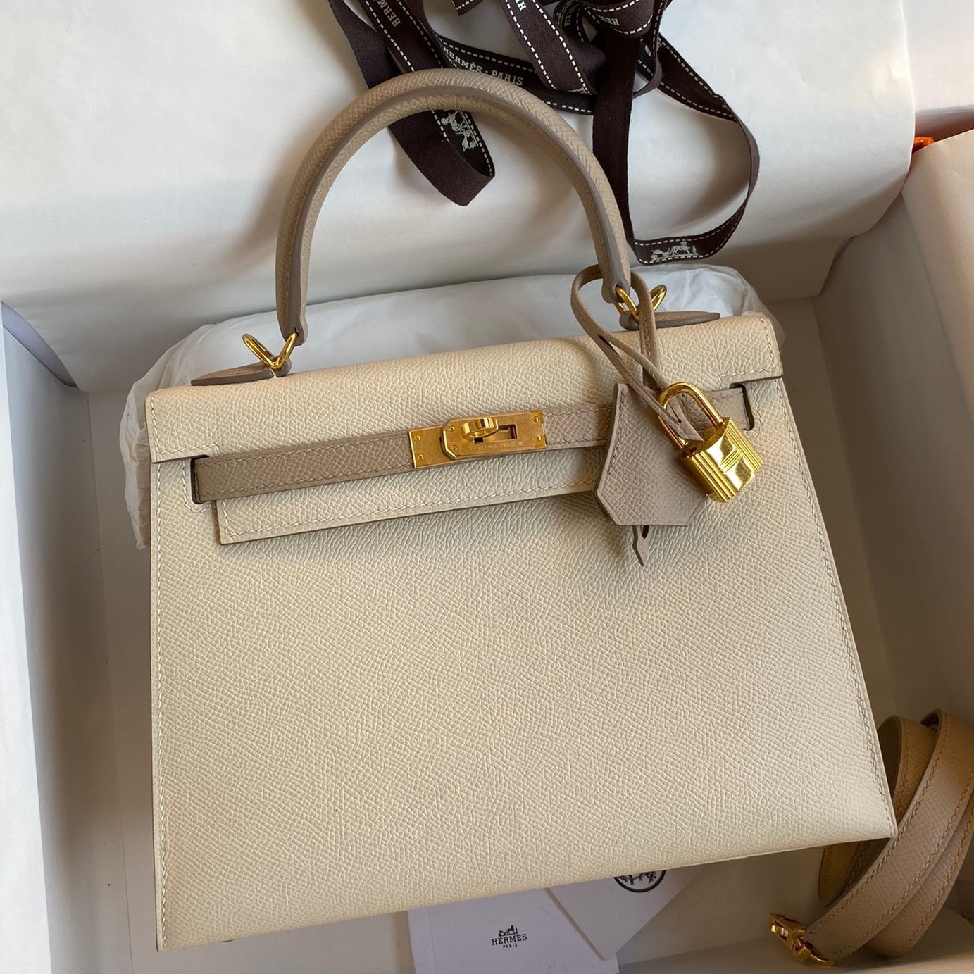 H**mes kelly sellier 25 bicolor bag in craie and trench epsom calfskin