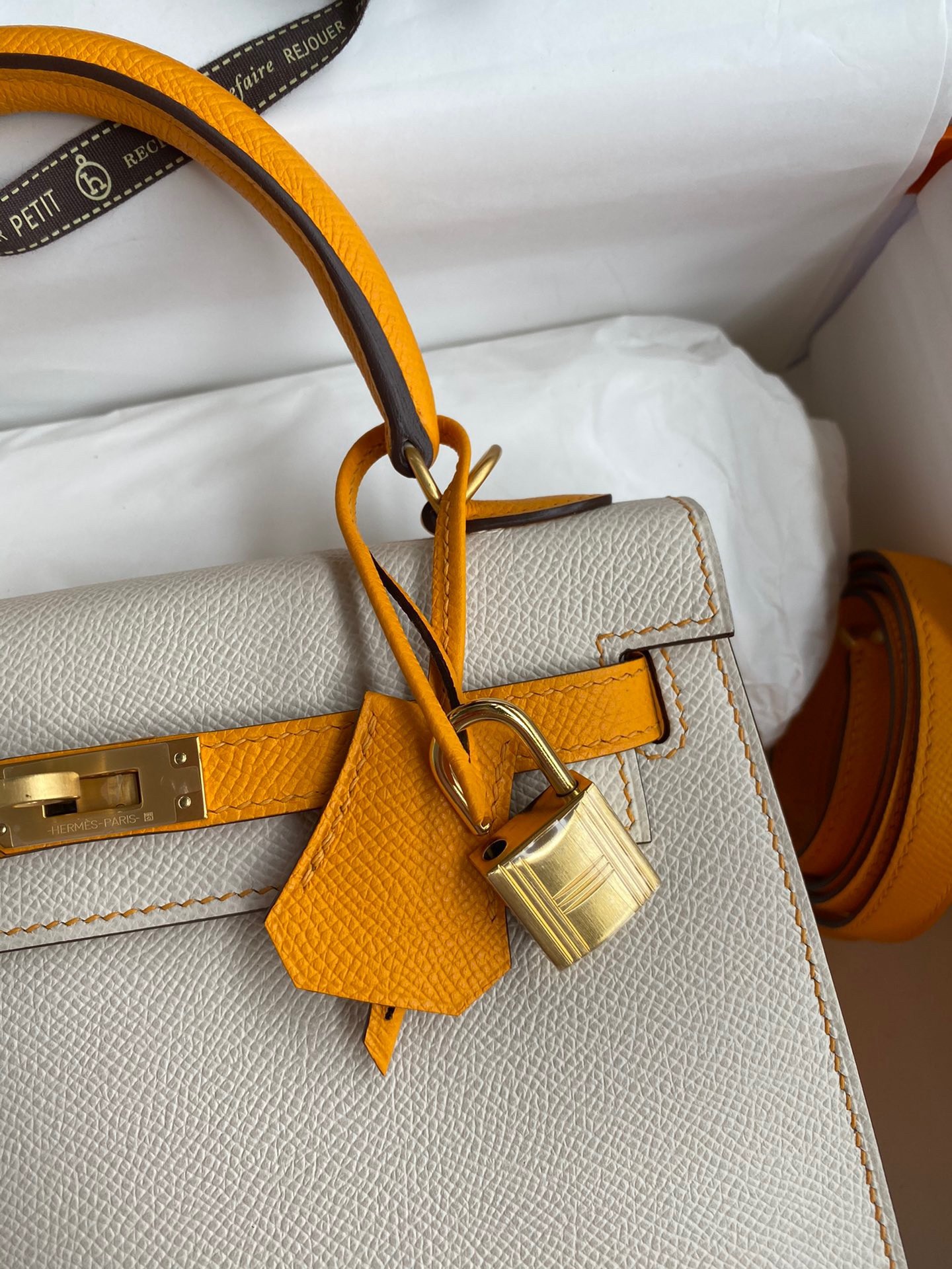 H**mes kelly sellier 25 bicolor bag in craie and yellow epsom calfskin