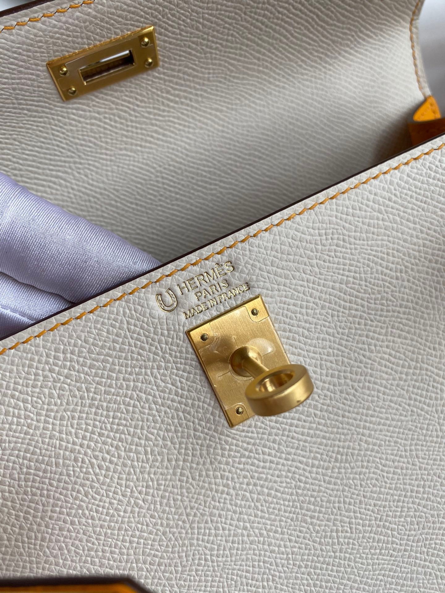 H**mes kelly sellier 25 bicolor bag in craie and yellow epsom calfskin