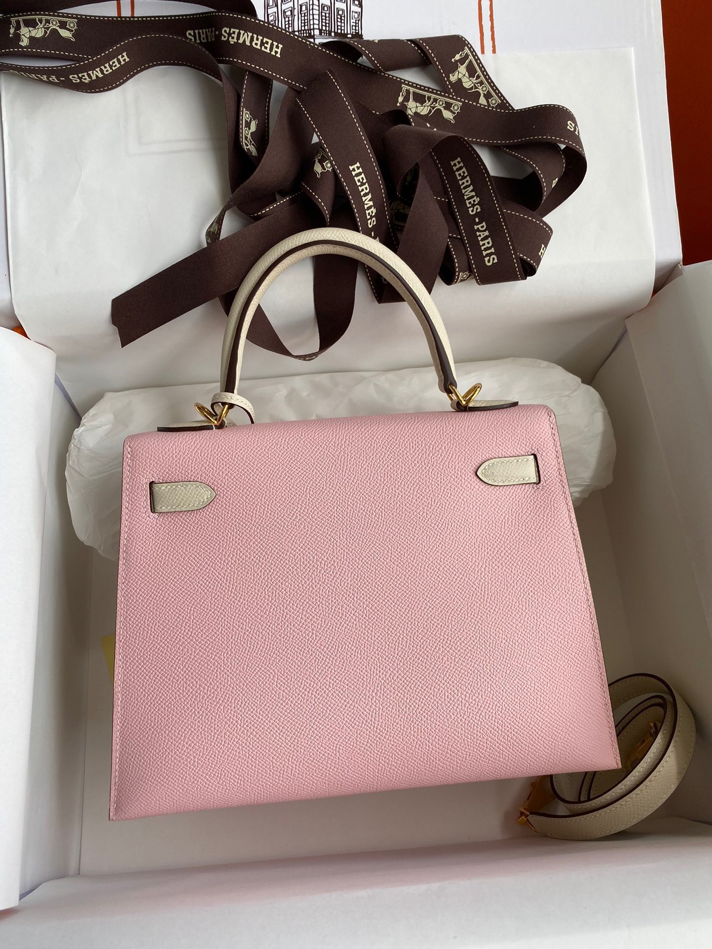 H**mes kelly sellier 25 bicolor bag in rose sakura and craie epsom calfskin