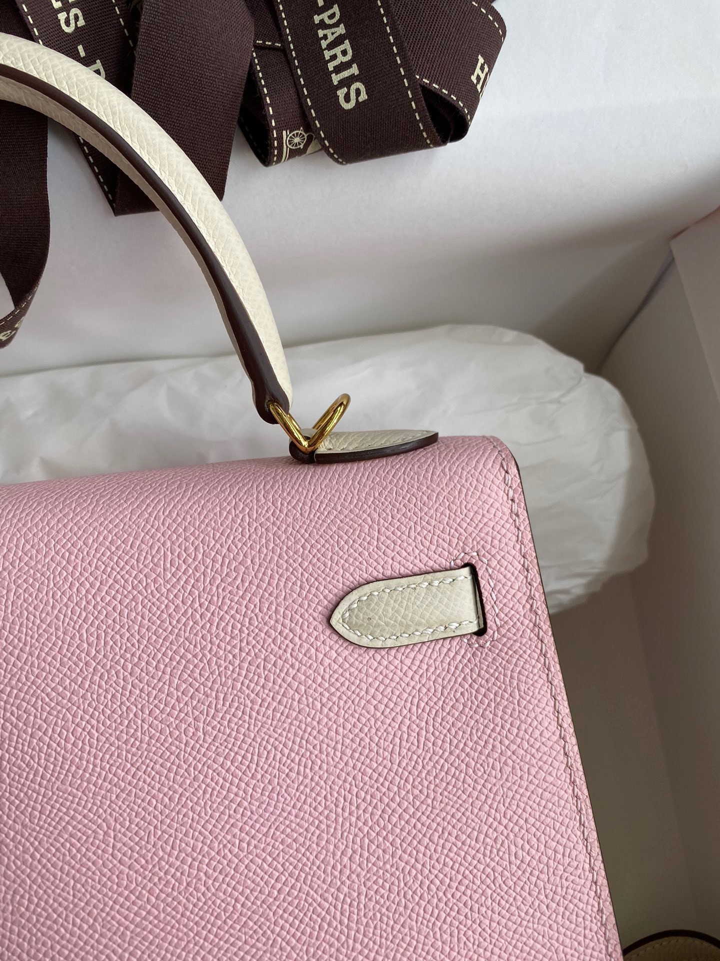 H**mes kelly sellier 25 bicolor bag in rose sakura and craie epsom calfskin
