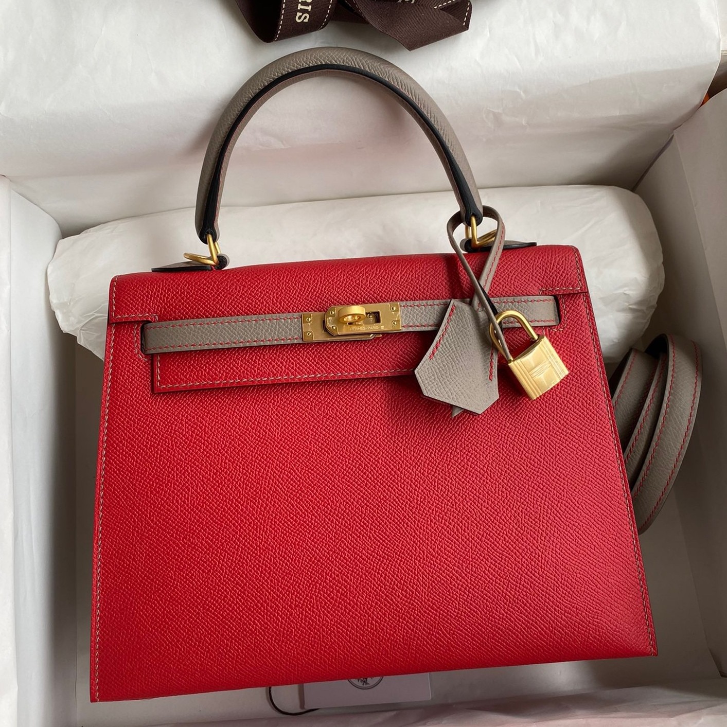 H**mes kelly sellier 25 bicolor bag in red and etain epsom calfskin