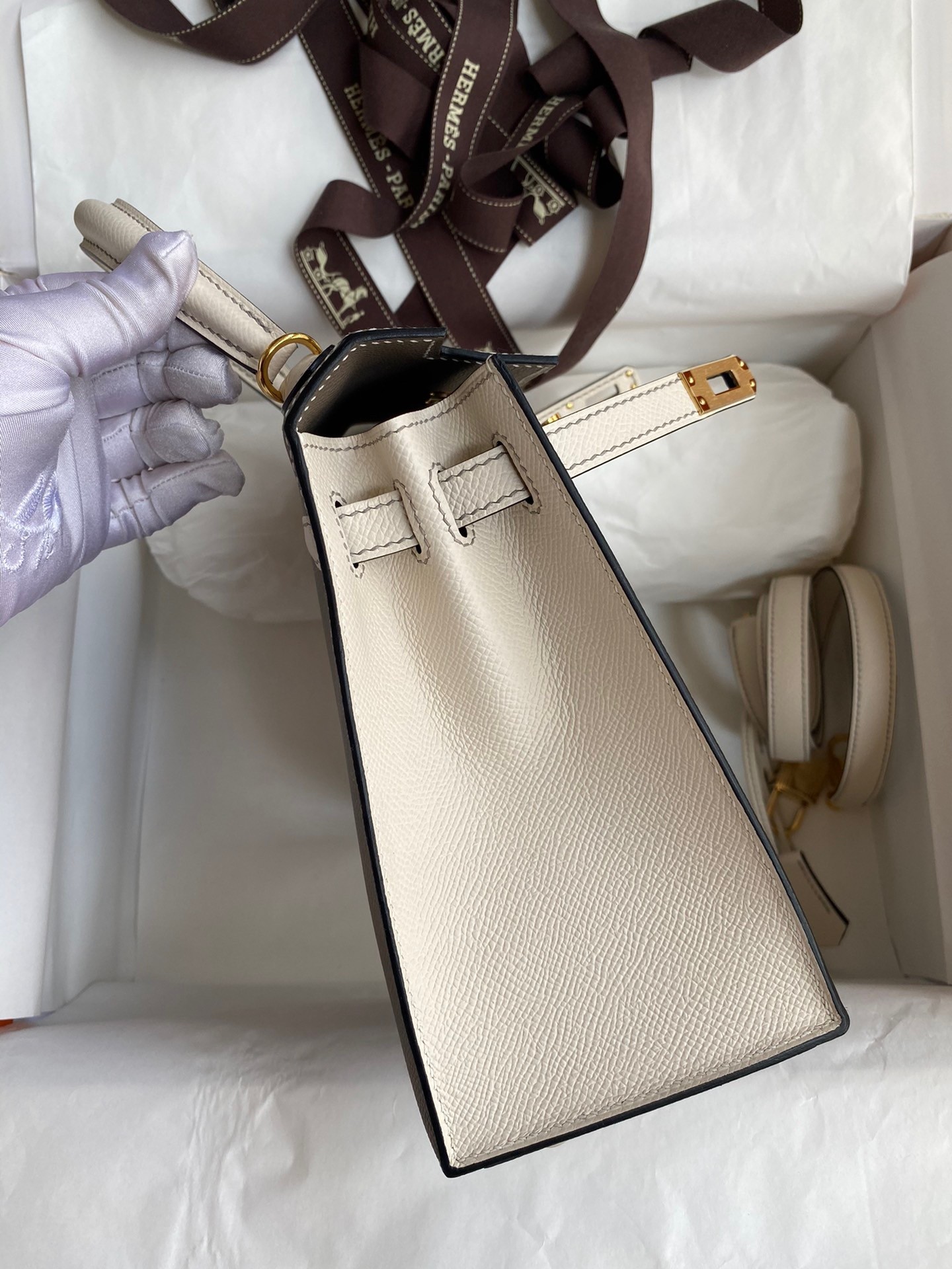 H**mes kelly sellier 25 bicolor bag in taupe and craie epsom calfskin