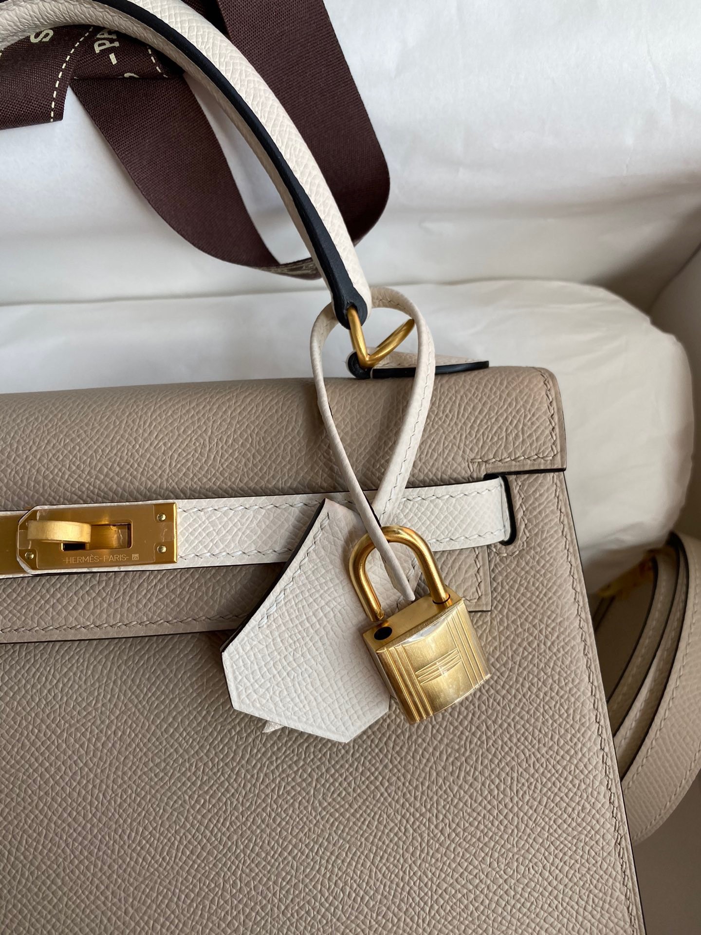 H**mes kelly sellier 25 bicolor bag in trench and craie epsom calfskin