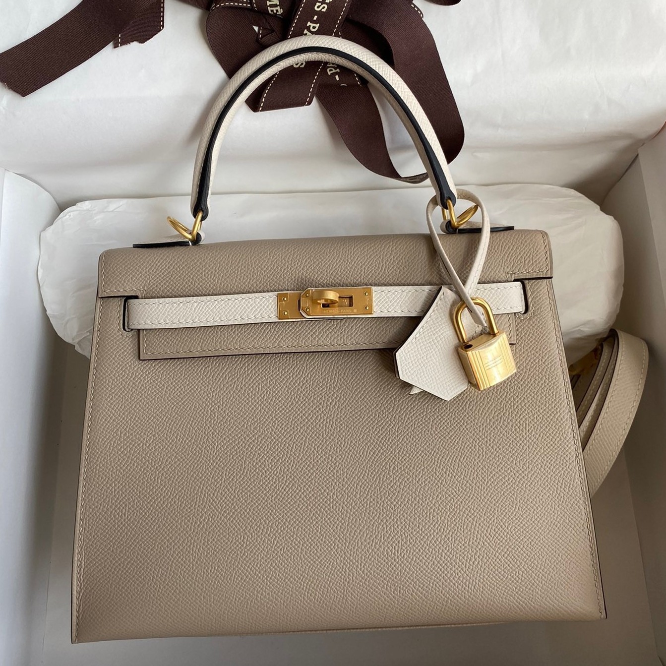 H**mes kelly sellier 25 bicolor bag in trench and craie epsom calfskin